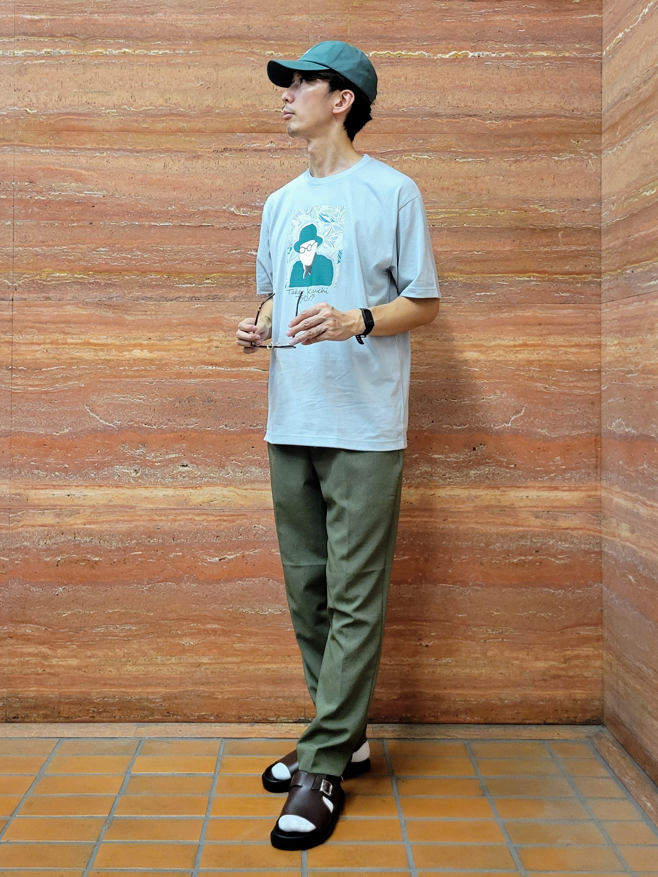 piroyaさんの「TAKEO KIKUCHI｜ポートレートアートＴシャツ」を使ったコーディネート