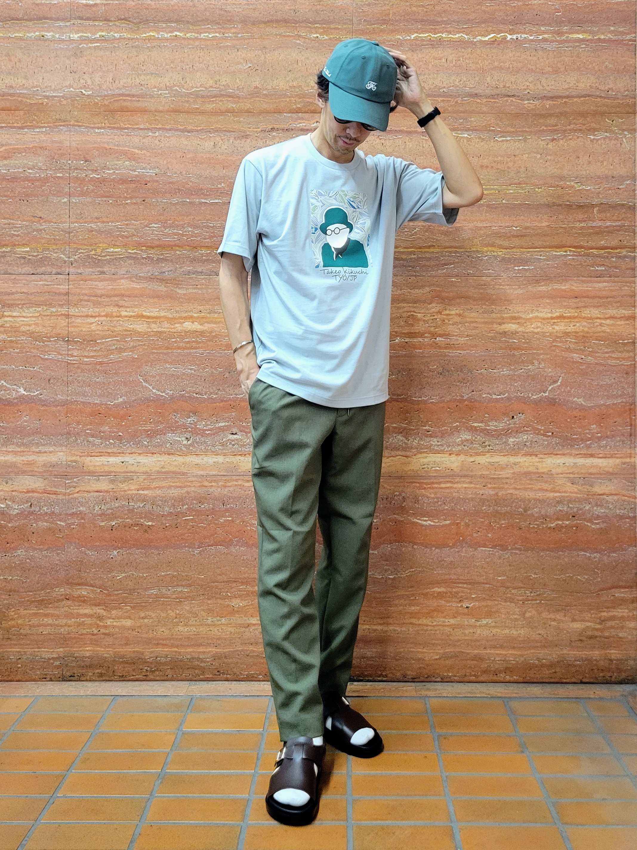 piroyaさんの「TAKEO KIKUCHI｜ポートレートアートＴシャツ」を使ったコーディネート