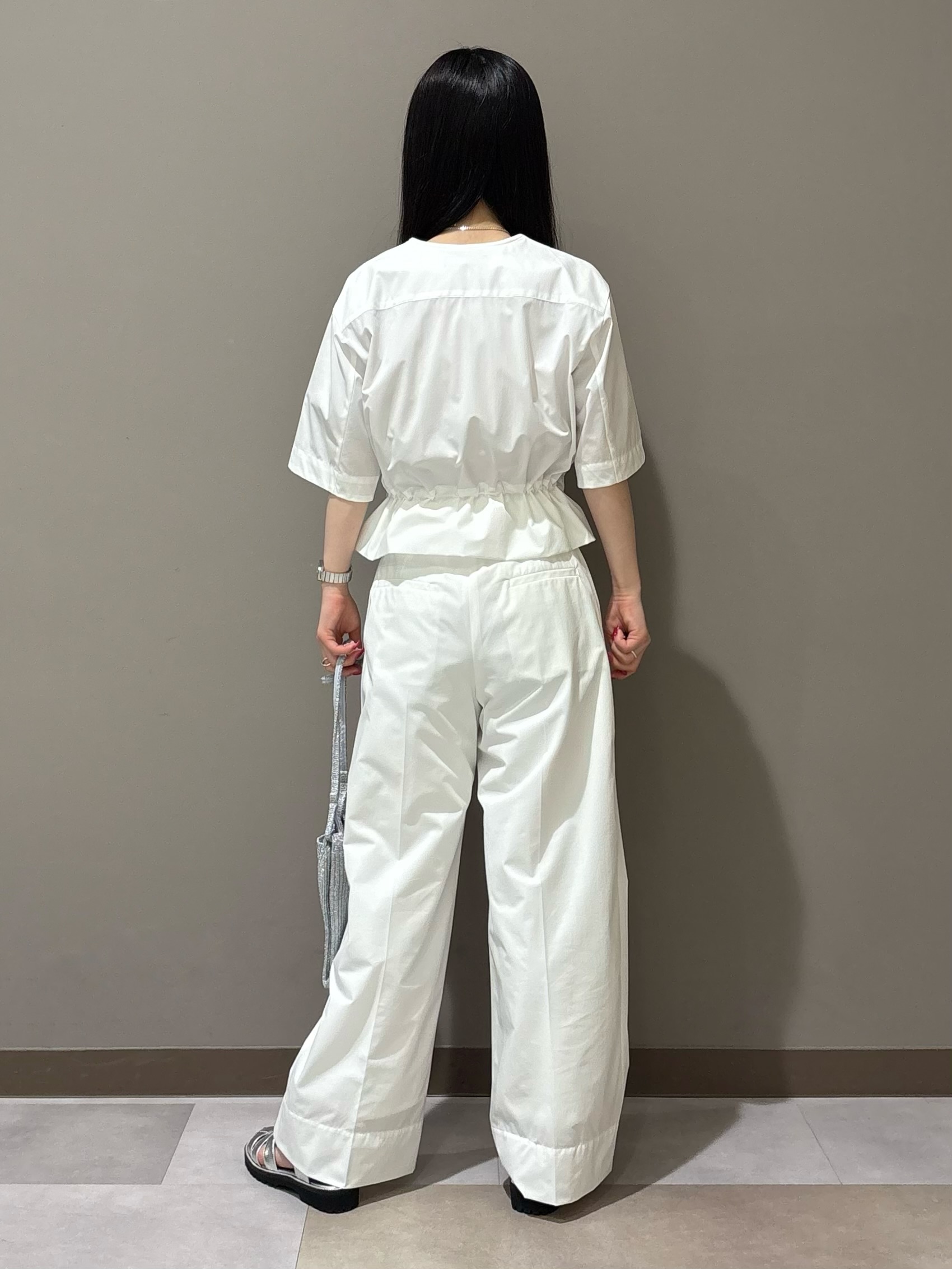 KEIKOさんの「INDIVI｜【撥水／UVケア／SETUP可能】軽量5分袖ライトブルゾン」を使ったコーディネート