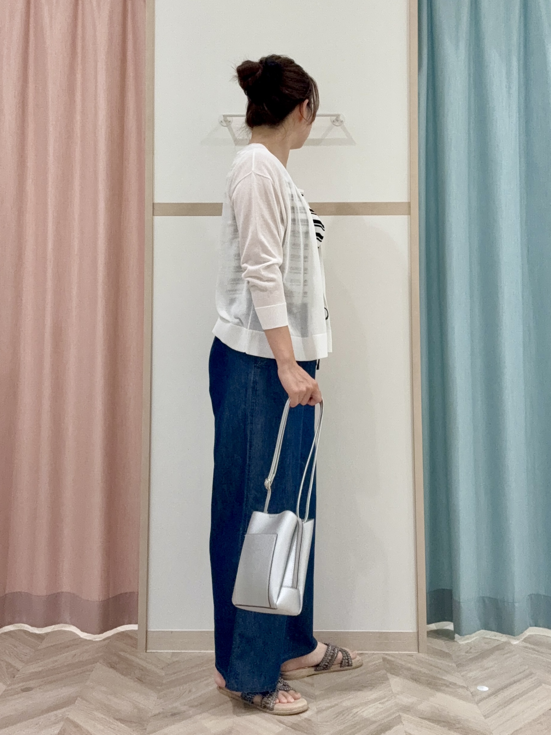 kさんの「SHOO･LA･RUE｜【ひんやり/洗濯機可/S-LL】オンにもオフにも マルチに使えるボタンレスカーディガン」を使ったコーディネート
