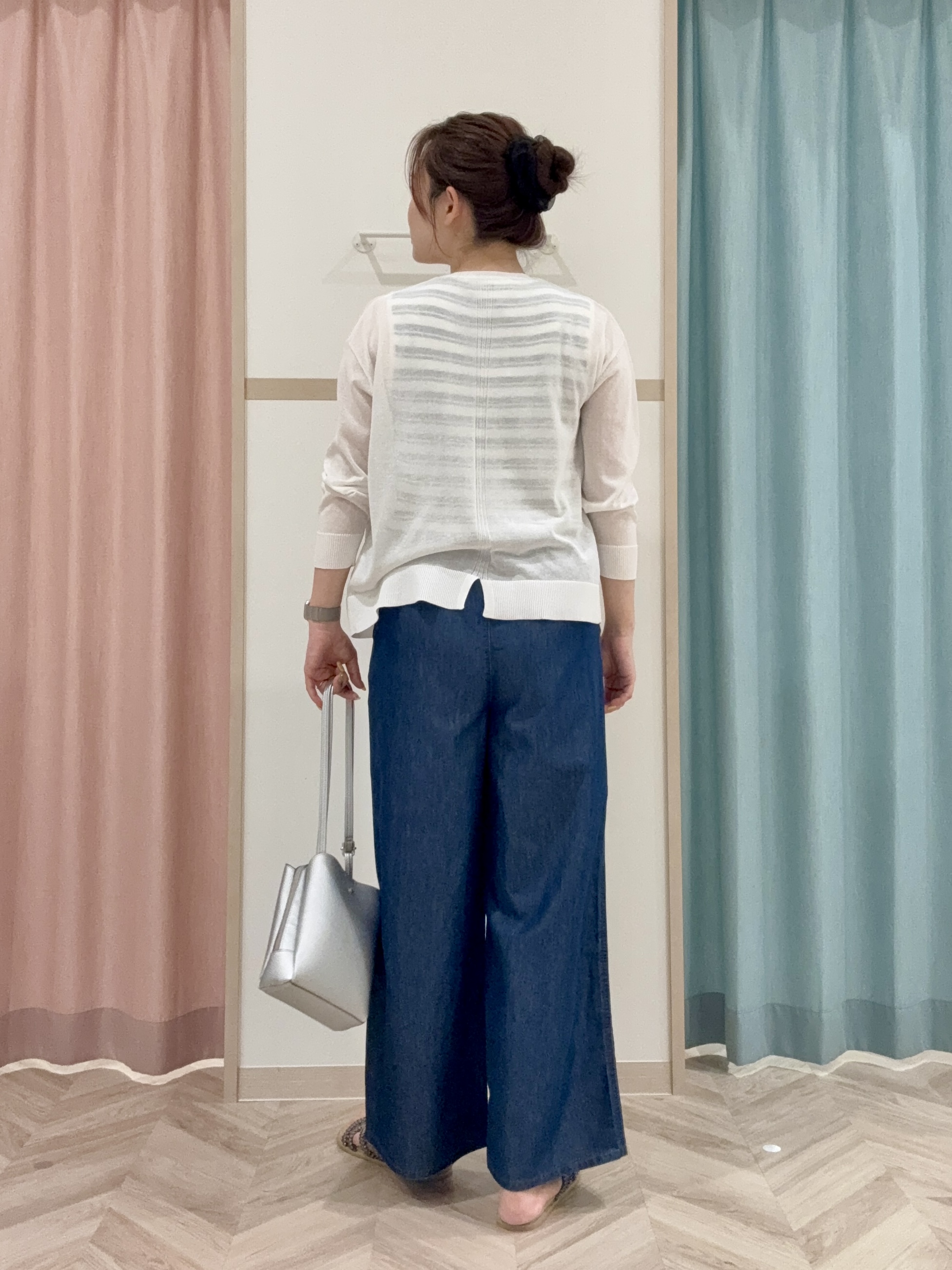 kさんの「SHOO･LA･RUE｜【ひんやり/洗濯機可/S-LL】オンにもオフにも マルチに使えるボタンレスカーディガン」を使ったコーディネート