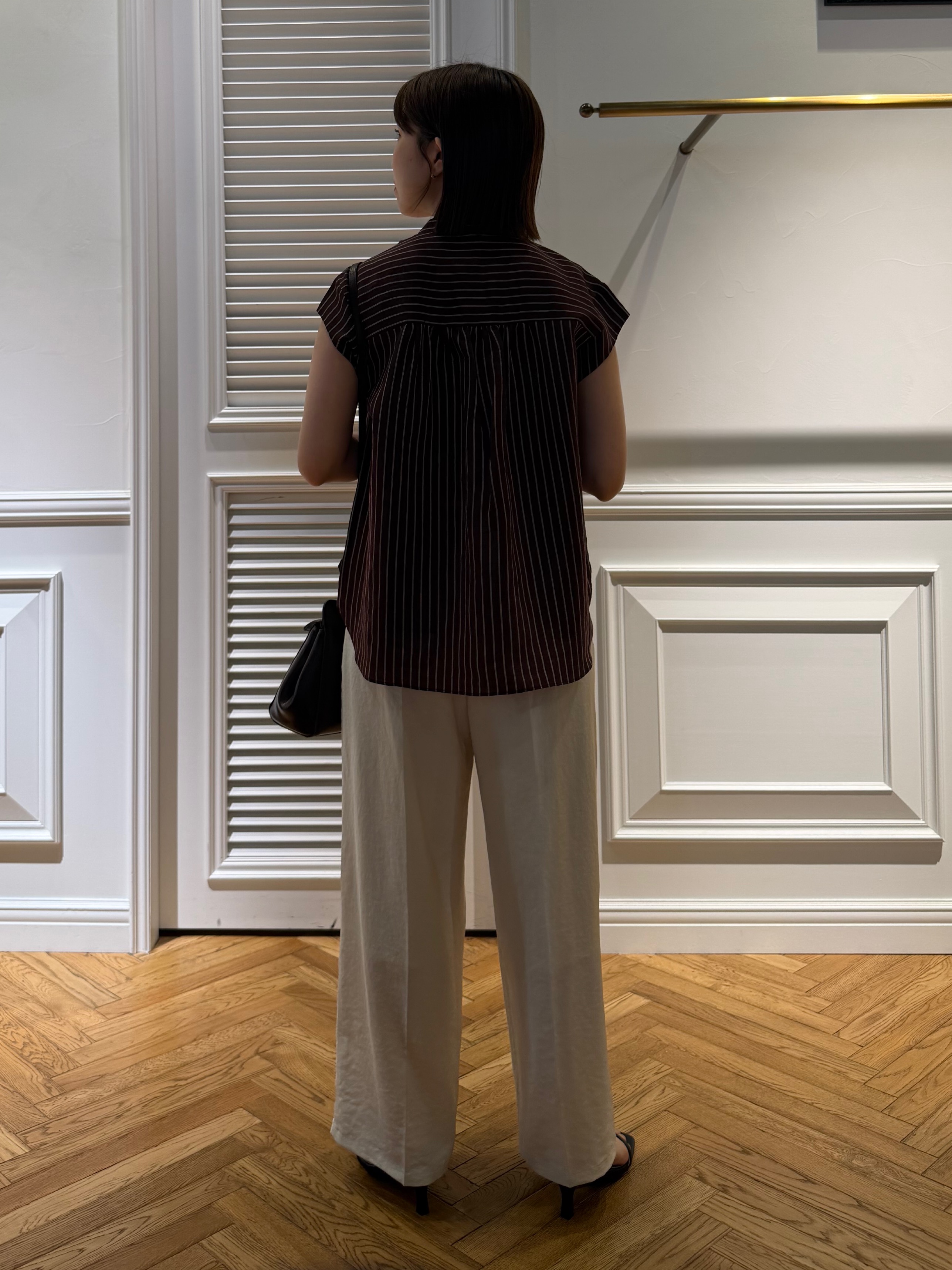 つじ まこさんの「DRESSTERIOR｜ストライプフレンチスリーブフリルブラウス」を使ったコーディネート