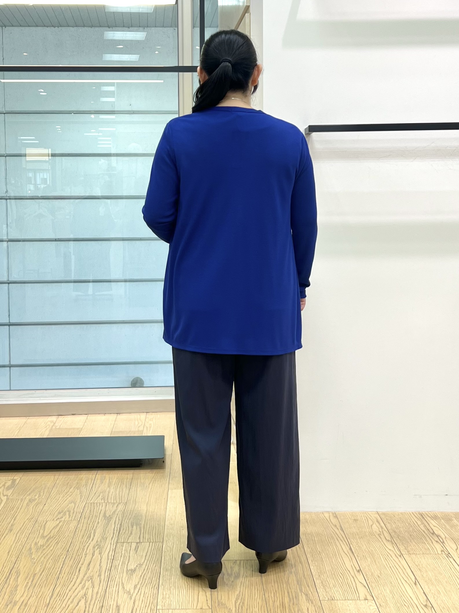 shimaさんの「INDIVI｜【UVケア】着流しミドル丈カーディガンジャージ」を使ったコーディネート