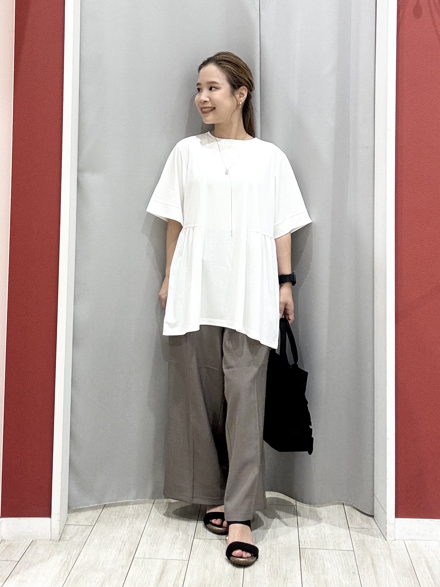 shioさんの「SHOO･LA･RUE｜【洗濯機可】ダブルポケット 楊柳しぼしぼシアーシャツ」を使ったコーディネート