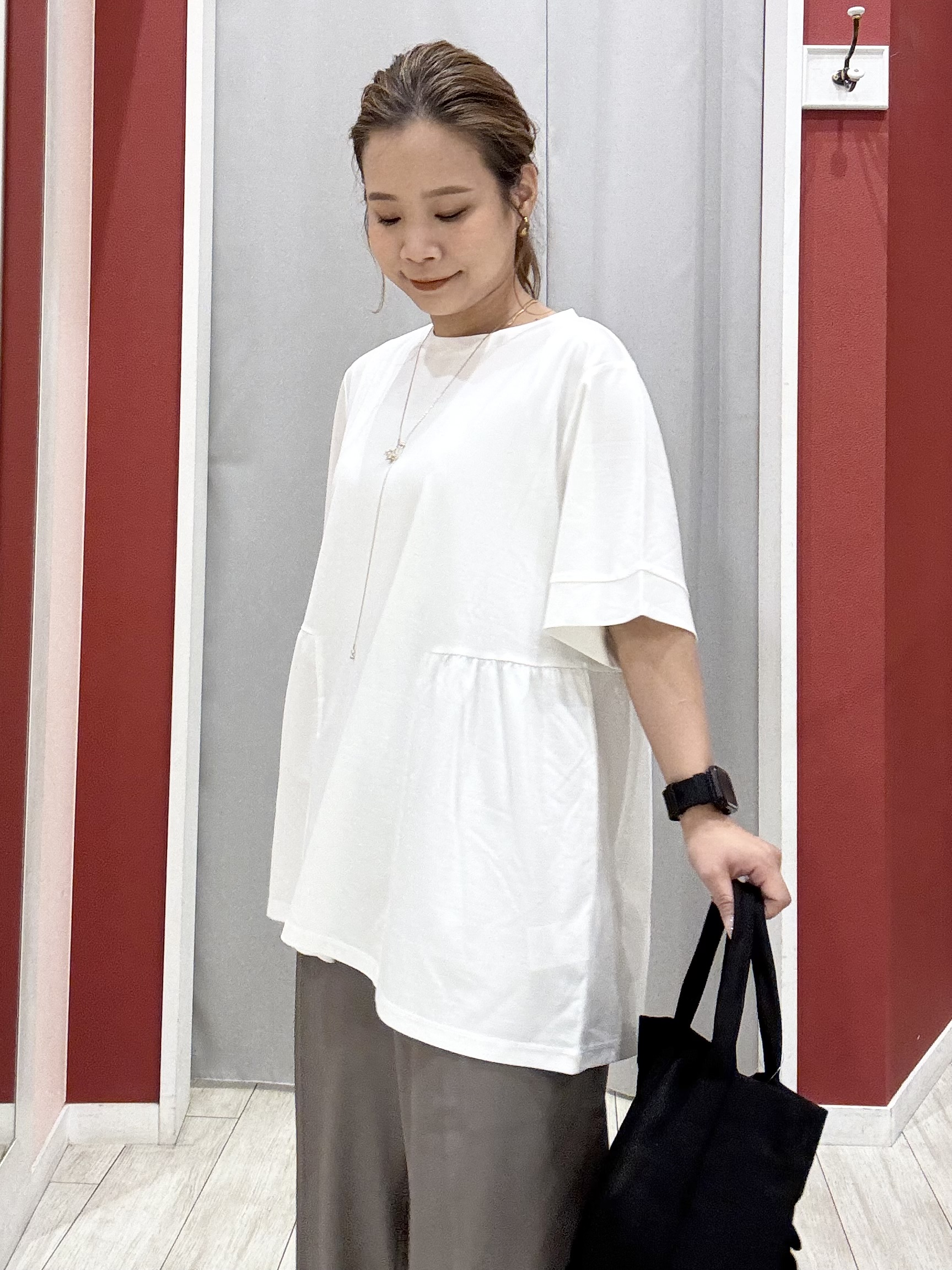shioさんの「SHOO･LA･RUE｜【洗濯機可】ダブルポケット 楊柳しぼしぼシアーシャツ」を使ったコーディネート