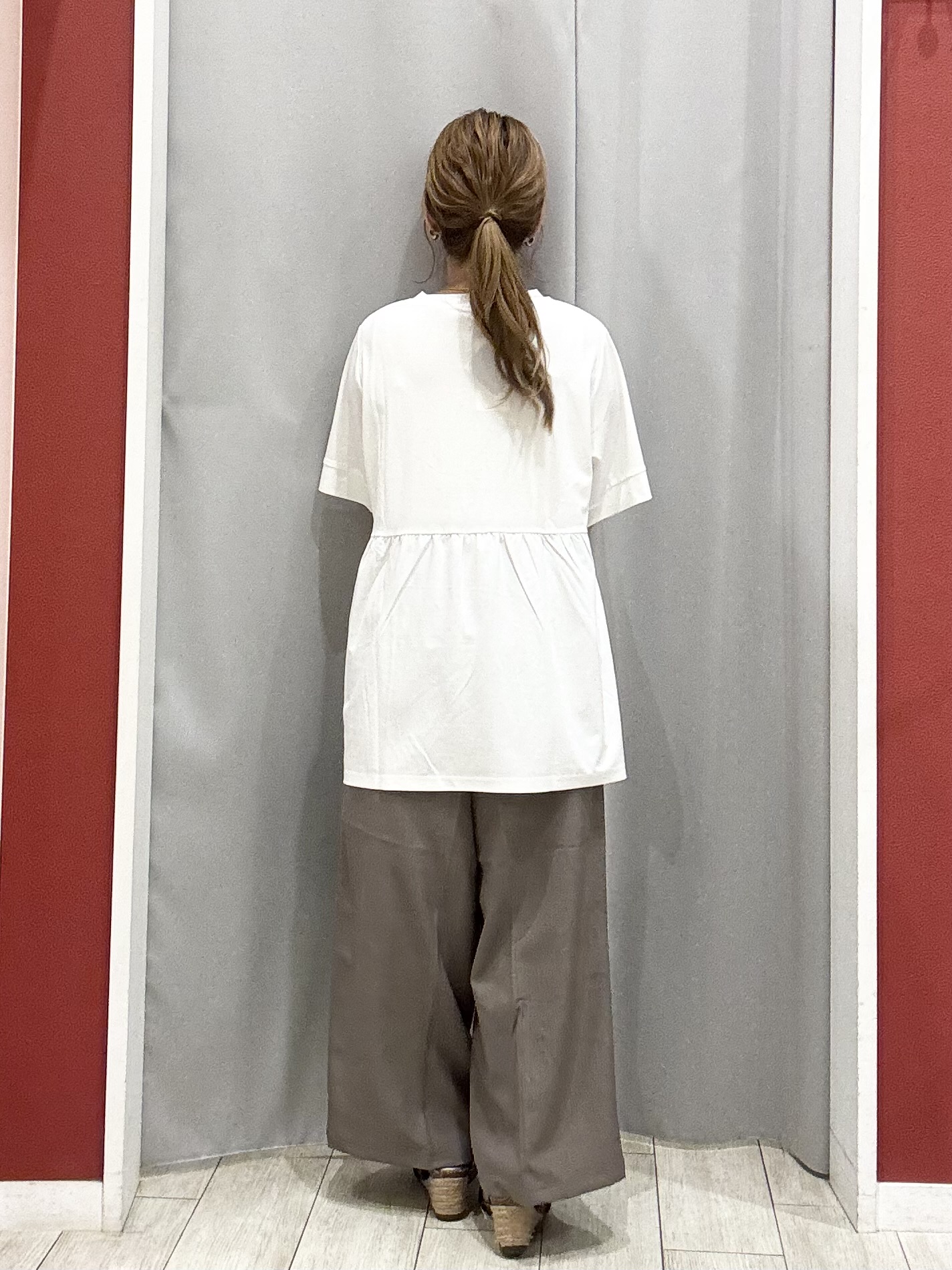 shioさんの「SHOO･LA･RUE｜【洗濯機可】ダブルポケット 楊柳しぼしぼシアーシャツ」を使ったコーディネート