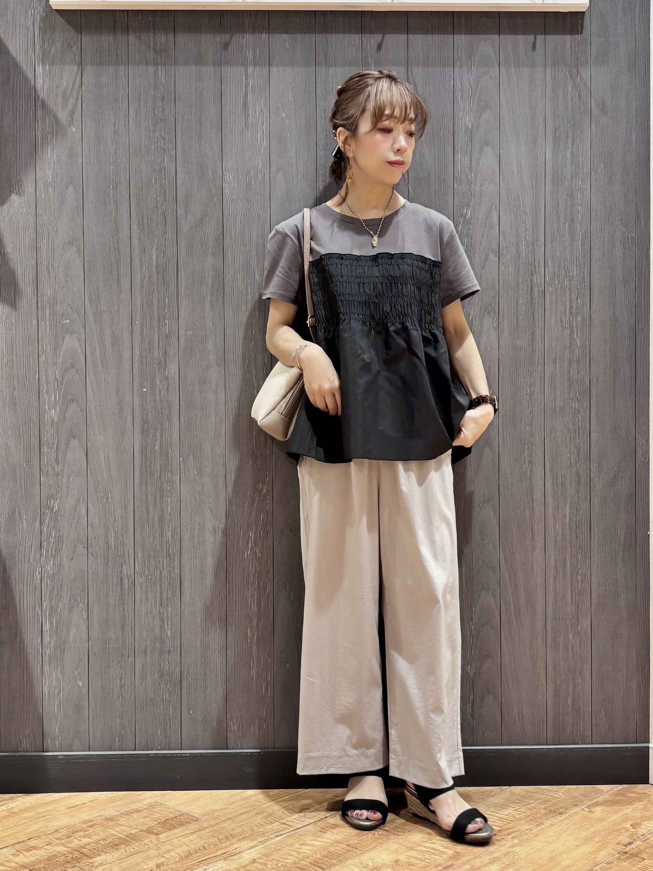 meiさんの「SHOO･LA･RUE｜【S-LL/洗濯機可】着るだけサマ見え 柄アソートビスチェ風ドッキングTシャツ」を使ったコーディネート