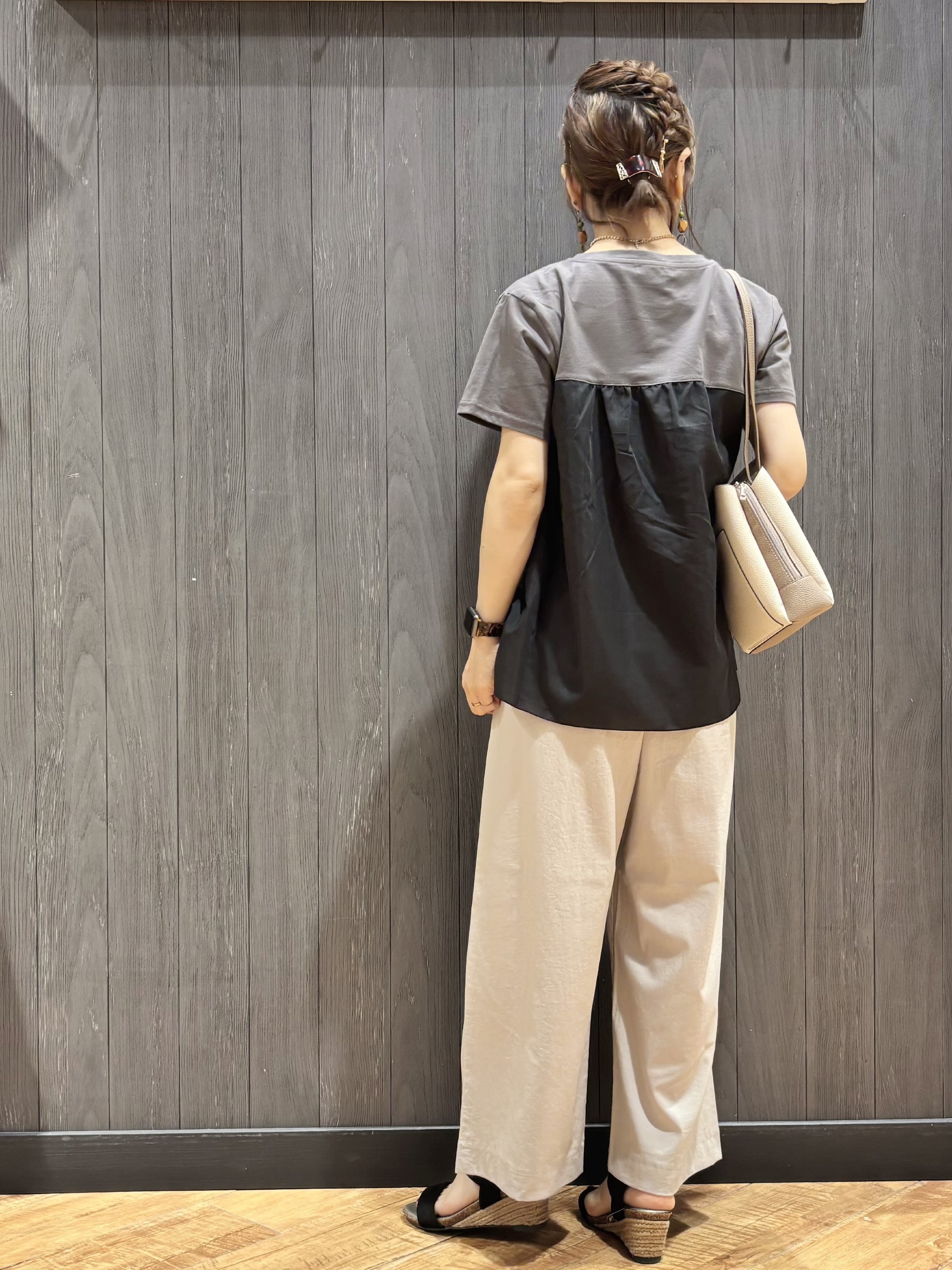 meiさんの「SHOO･LA･RUE｜【S-LL/洗濯機可】着るだけサマ見え 柄アソートビスチェ風ドッキングTシャツ」を使ったコーディネート
