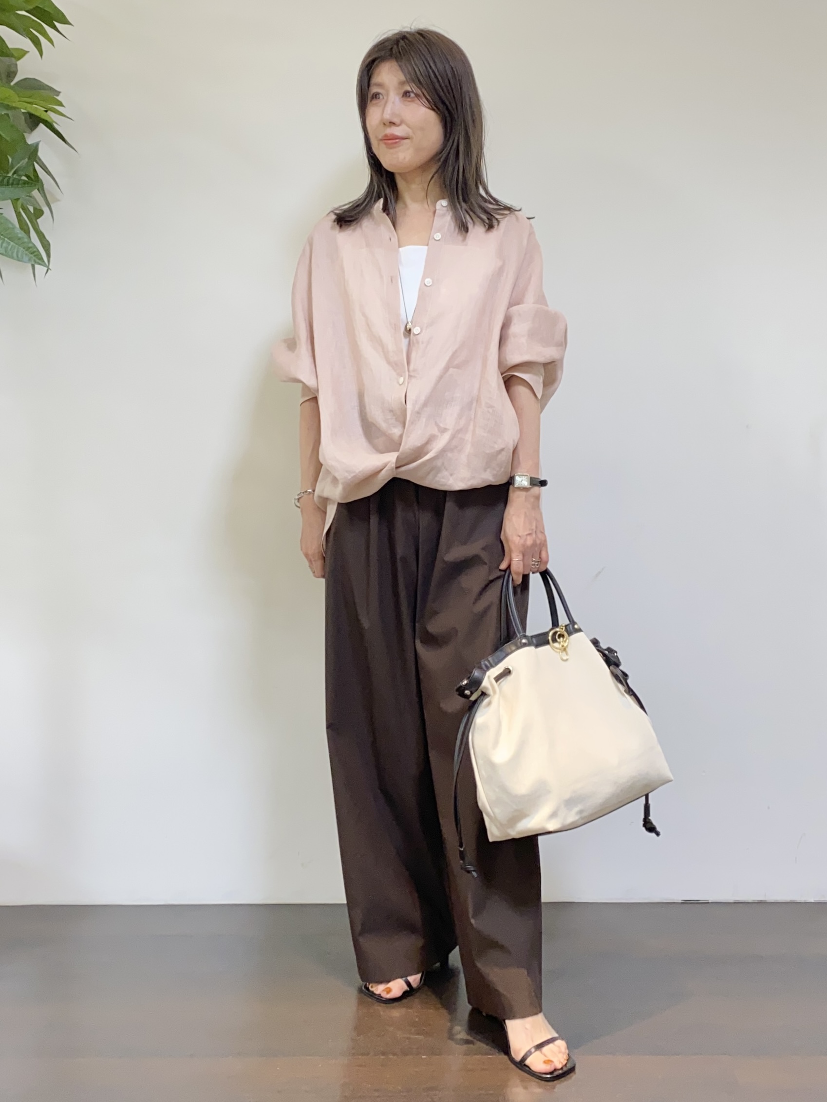 tomoさんの「UNTITLED｜【麻100】リネンドルマンシャツ」を使ったコーディネート