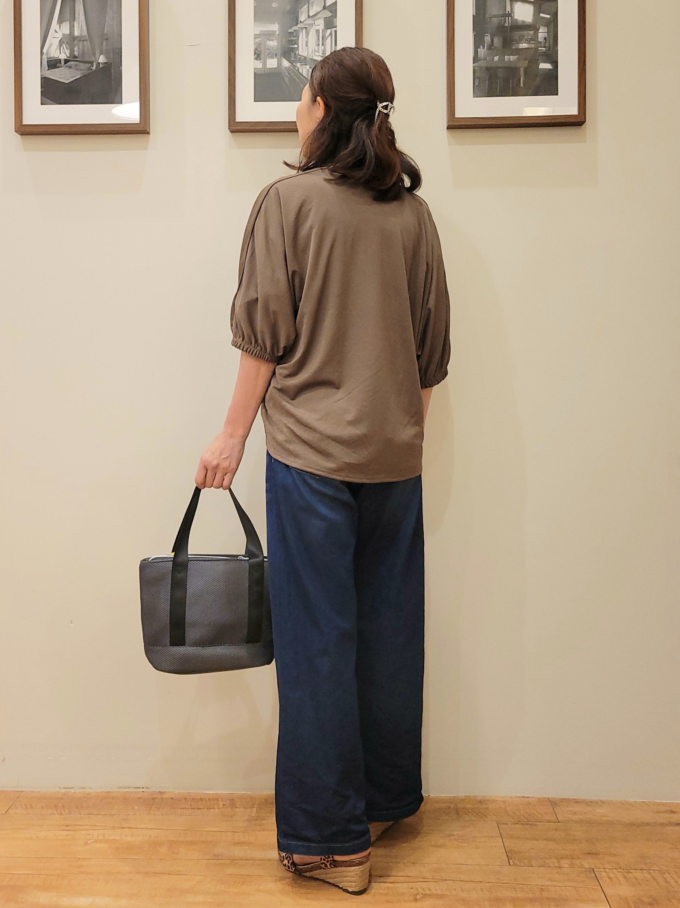 ユウさんの「SHOO･LA･RUE｜【ひんやり/UV/洗濯機可】体型カバーも叶う さらさら五分袖ボレロカーディガン」を使ったコーディネート