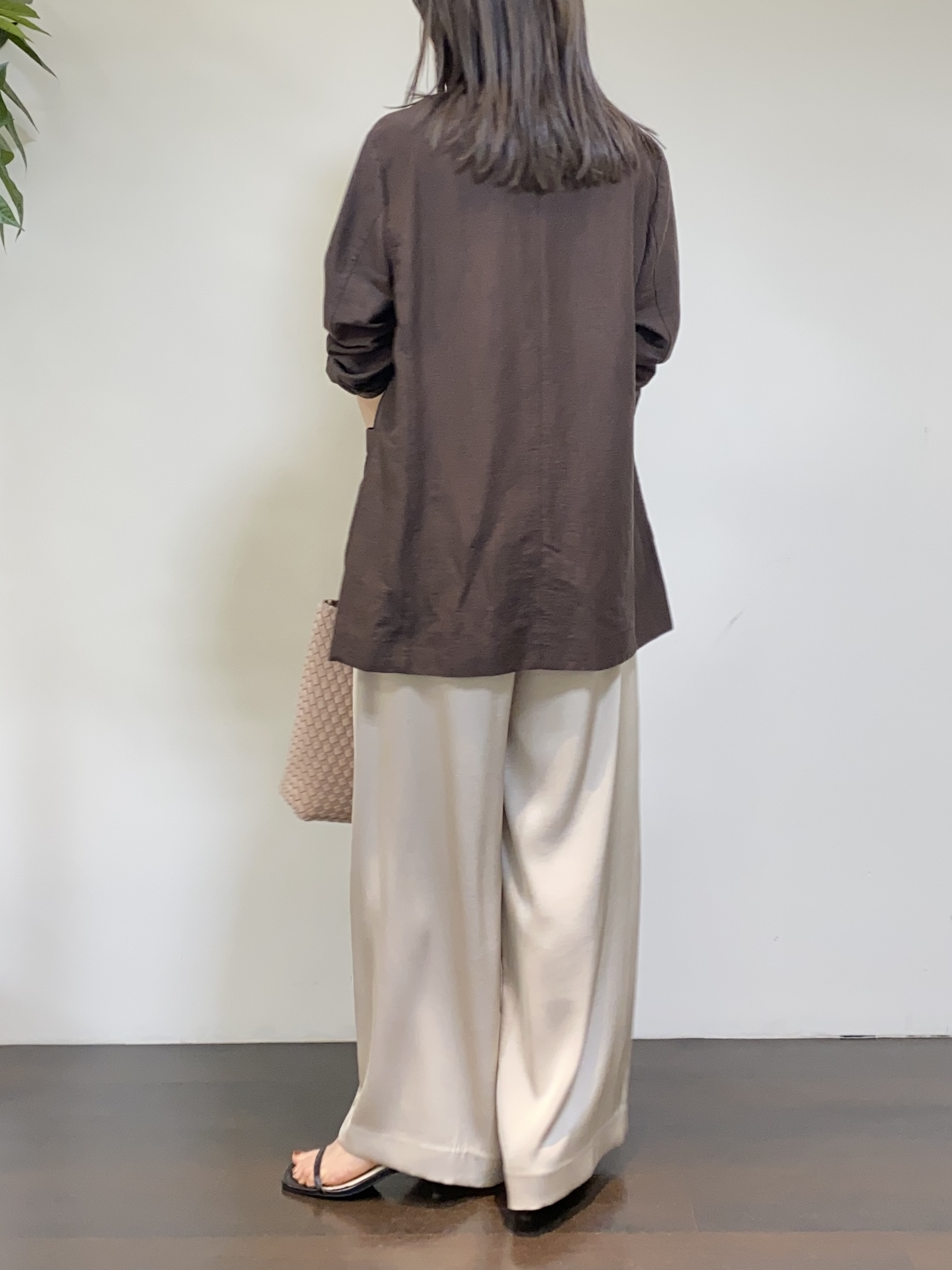 tomoさんの「UNTITLED｜【程よいシアー感/洗える】エアリーバイオジャケット」を使ったコーディネート
