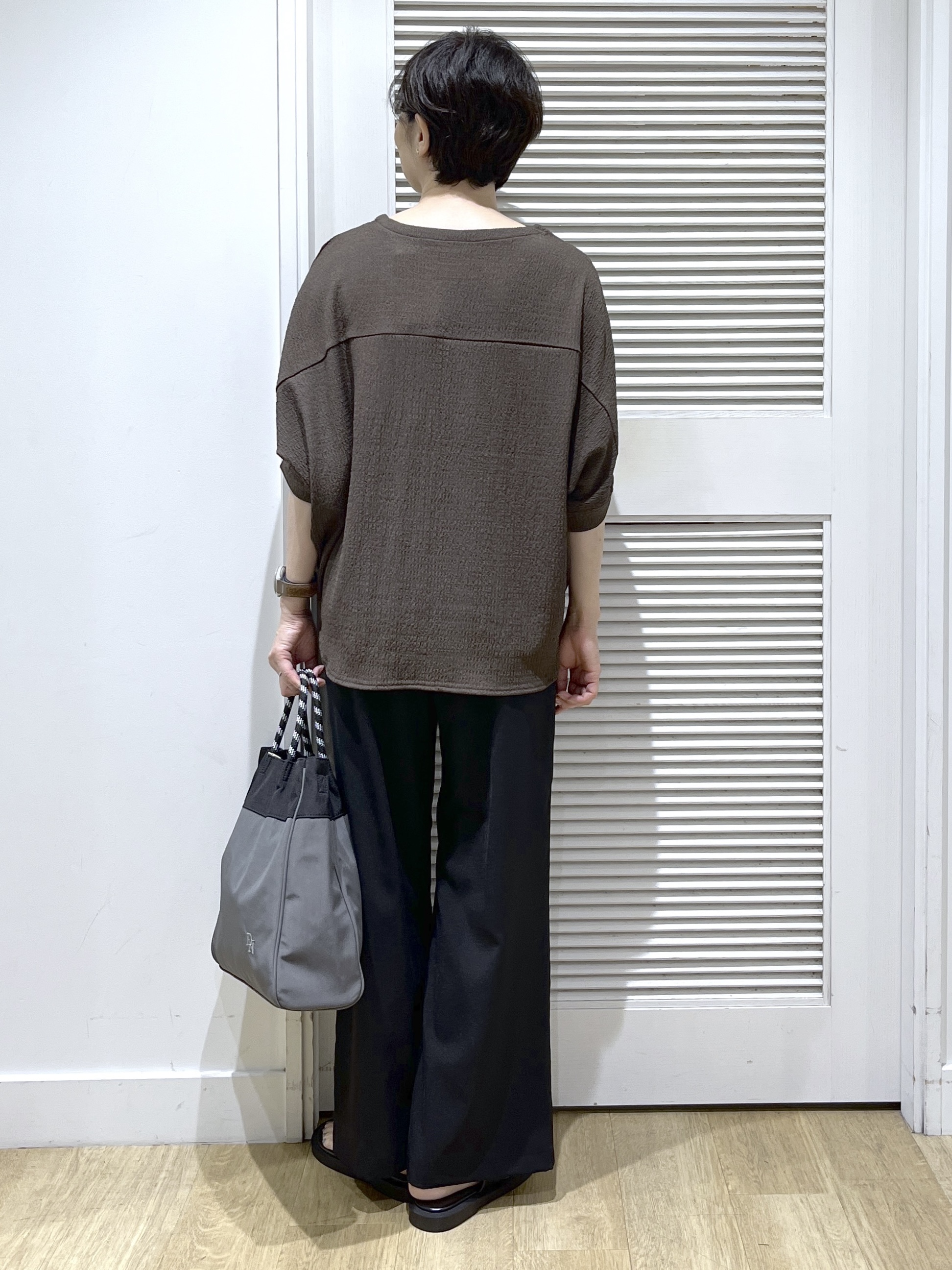 Miyazakiさんの「Dessin｜シュリンクジャージ カットソー」を使ったコーディネート