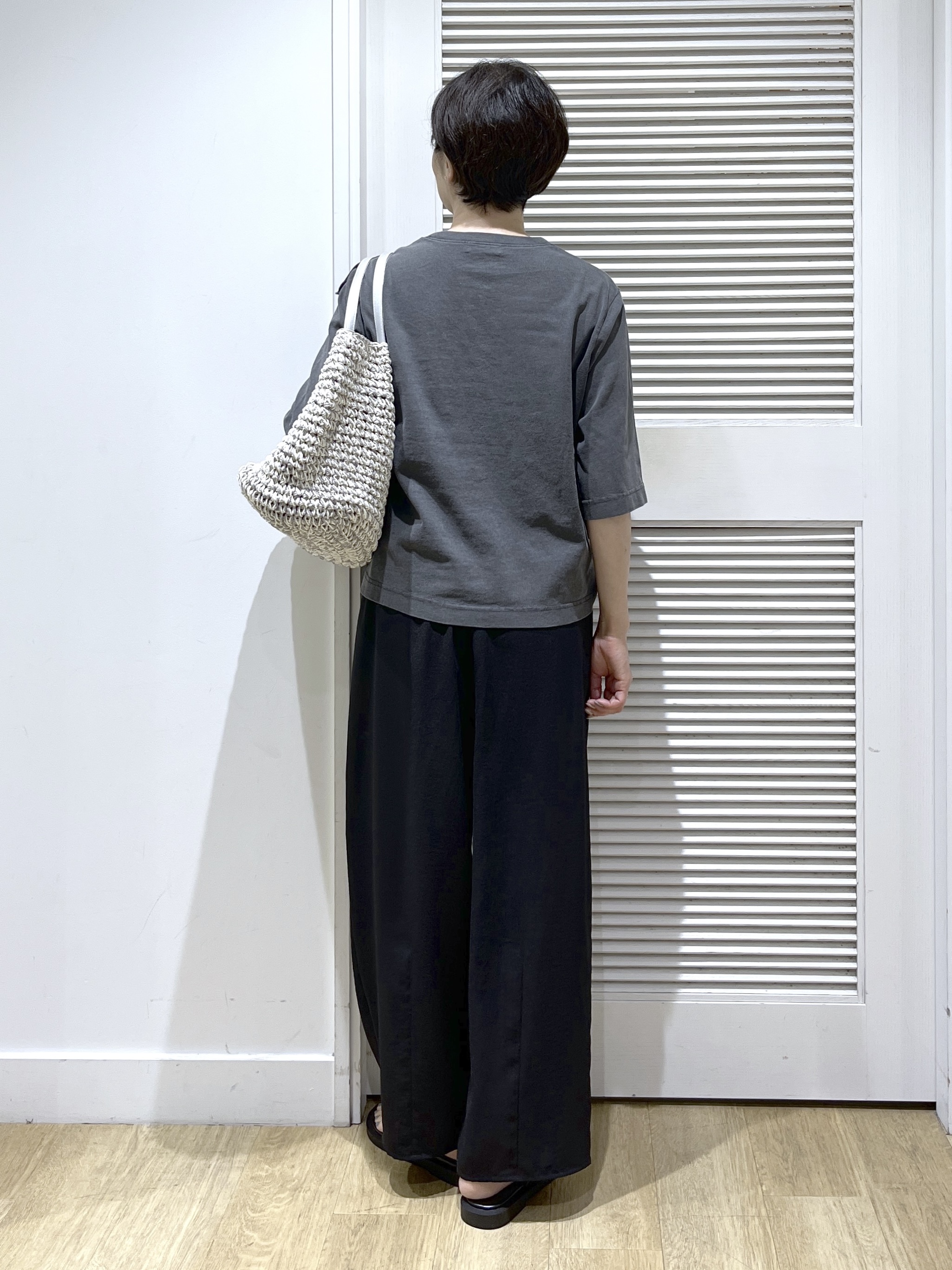Miyazakiさんの「Dessin｜アシメフリル ヴィンテージライクプルオーバー」を使ったコーディネート