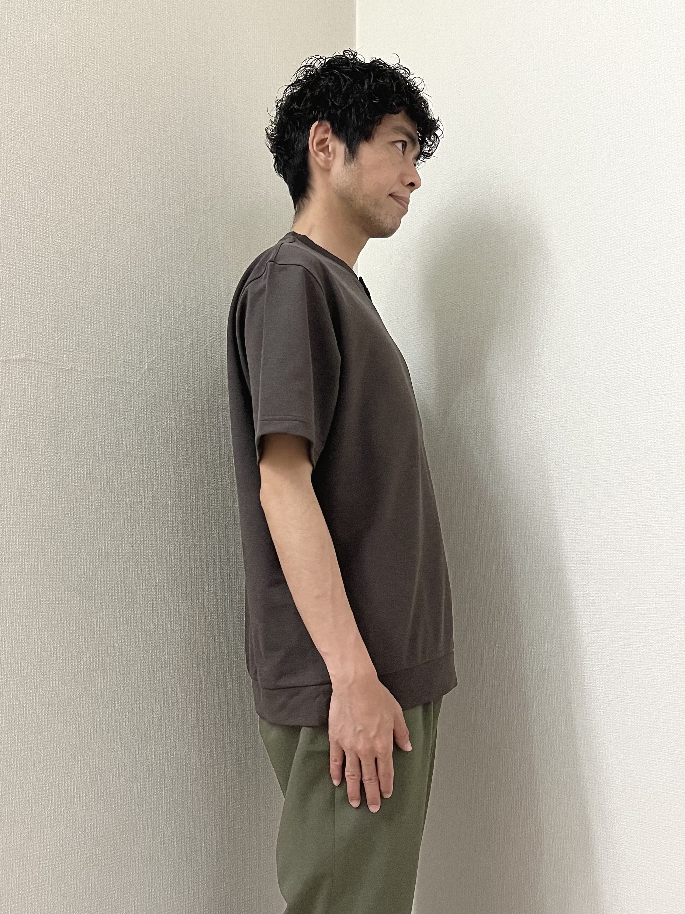 URAさんの「TAKEO KIKUCHI｜【BOWLER HAT LABEL】ボーラーハットウォーカー刺繍 半袖デニムシャツ」を使ったコーディネート