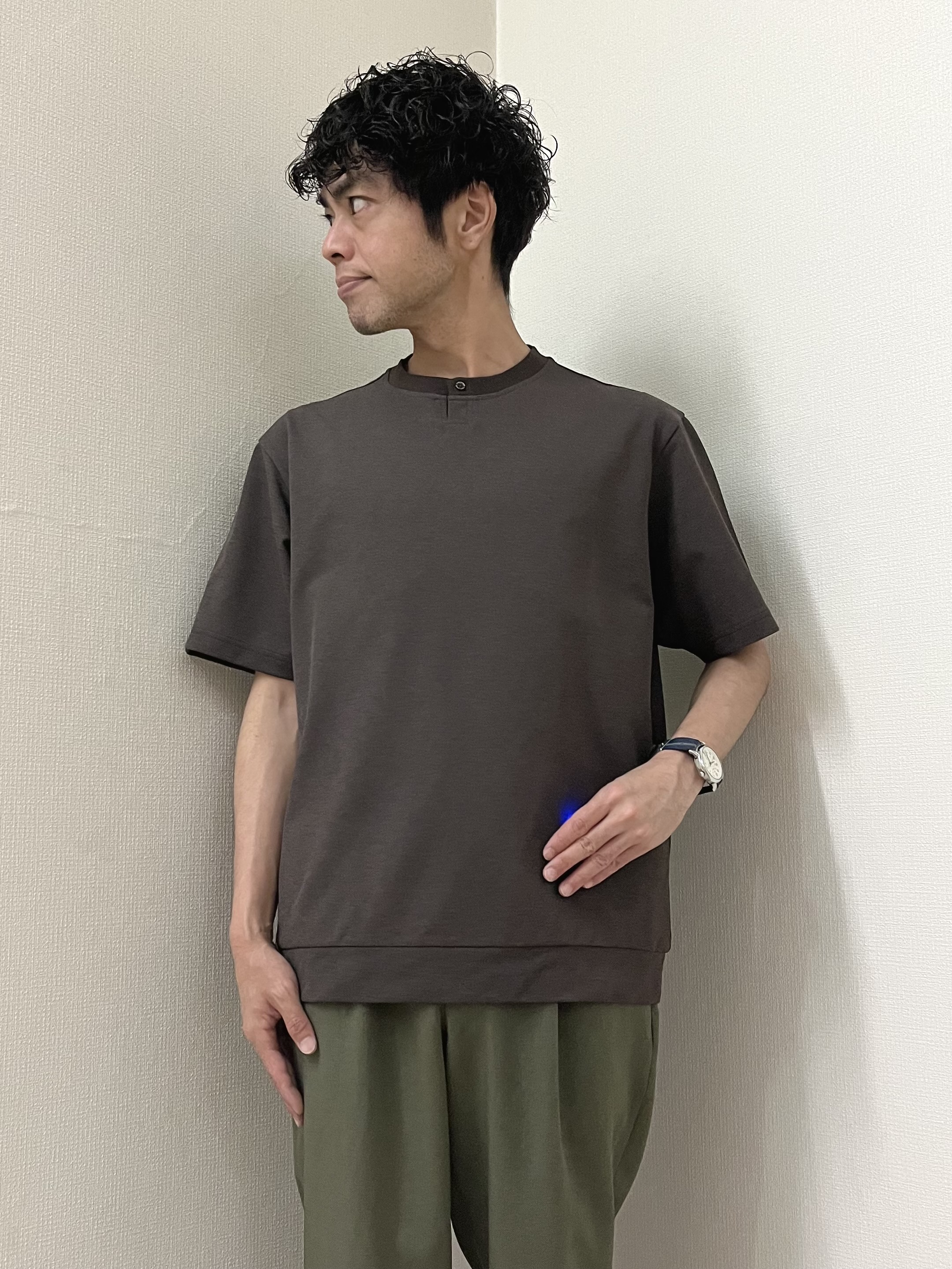 URAさんの「TAKEO KIKUCHI｜【BOWLER HAT LABEL】ボーラーハットウォーカー刺繍 半袖デニムシャツ」を使ったコーディネート