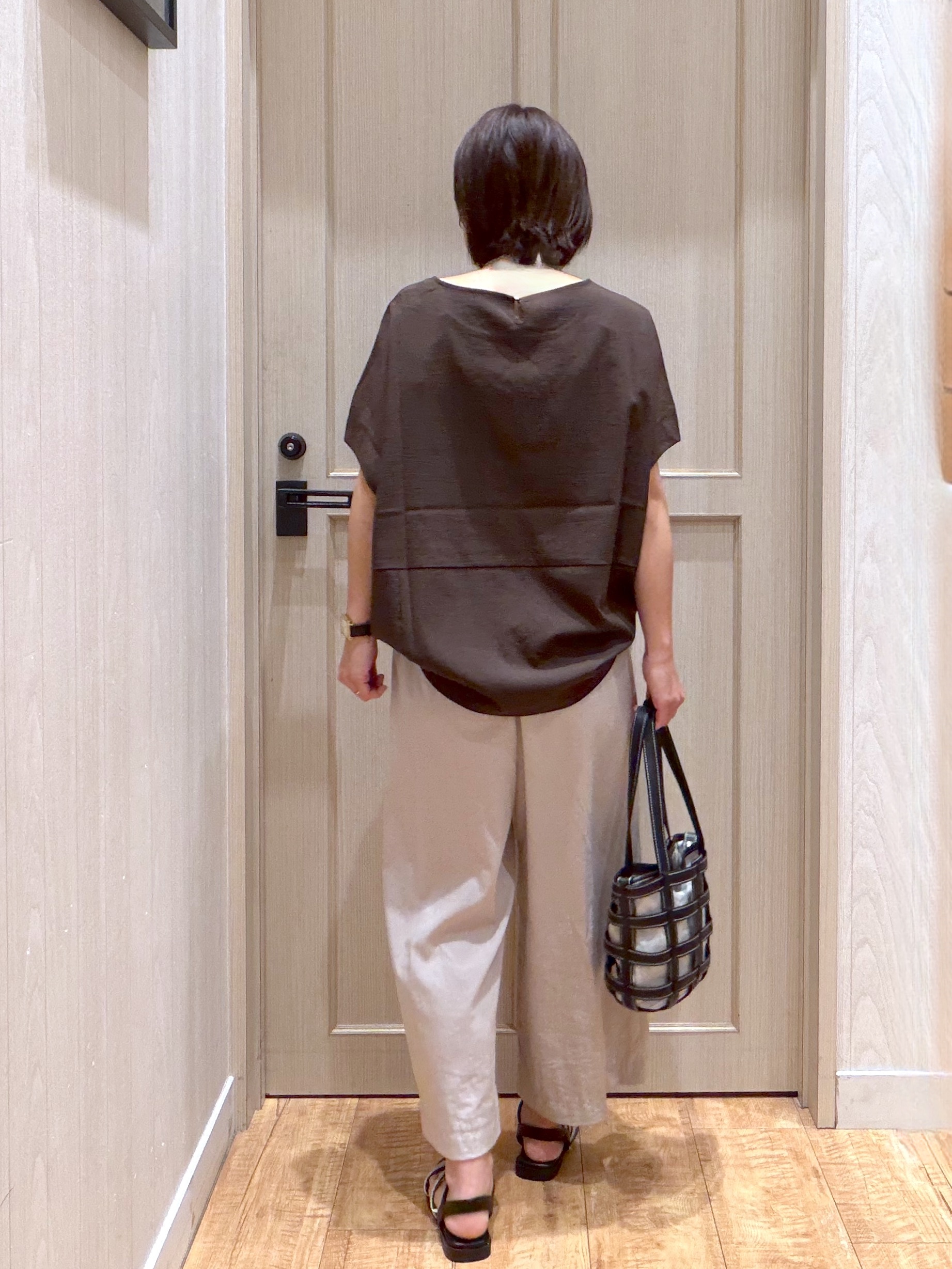 shirayuuuさんの「SHOO･LA･RUE｜【洗濯機可/セットアップ可】軽凛(かろりん) ひんやり切替コクーントップス」を使ったコーディネート