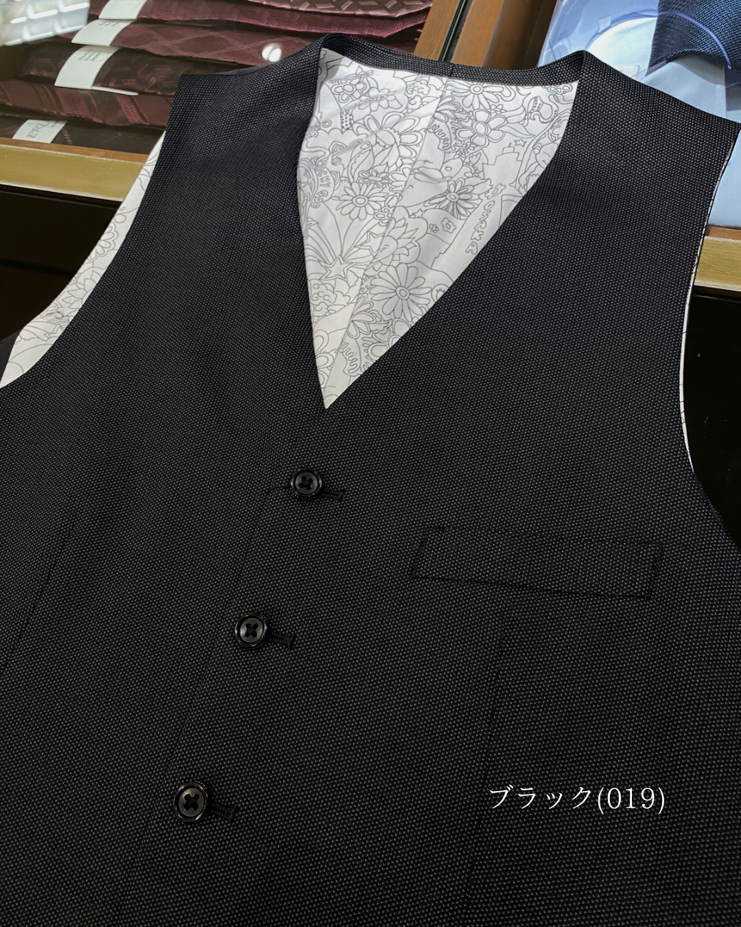 小南大和さんの「TAKEO KIKUCHI｜【BOWLER HAT LABEL】ピンヘッドジャージ べスト」を使ったコーディネート