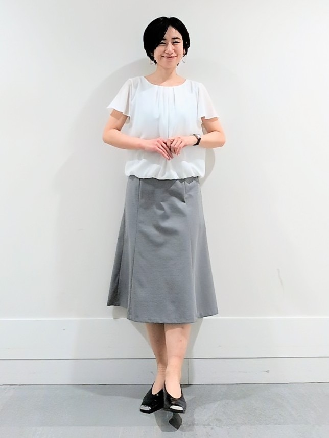 ミズタさんの「UNTITLED｜【透けにくい/スーツインナー】パウダリータックブラウス」を使ったコーディネート