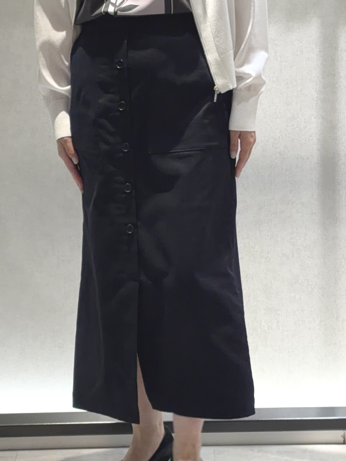 わたなべさんの「UNTITLED｜【アンサンブル可/日除け・冷房対策】シアーレーヨンZIPカーディガン」を使ったコーディネート
