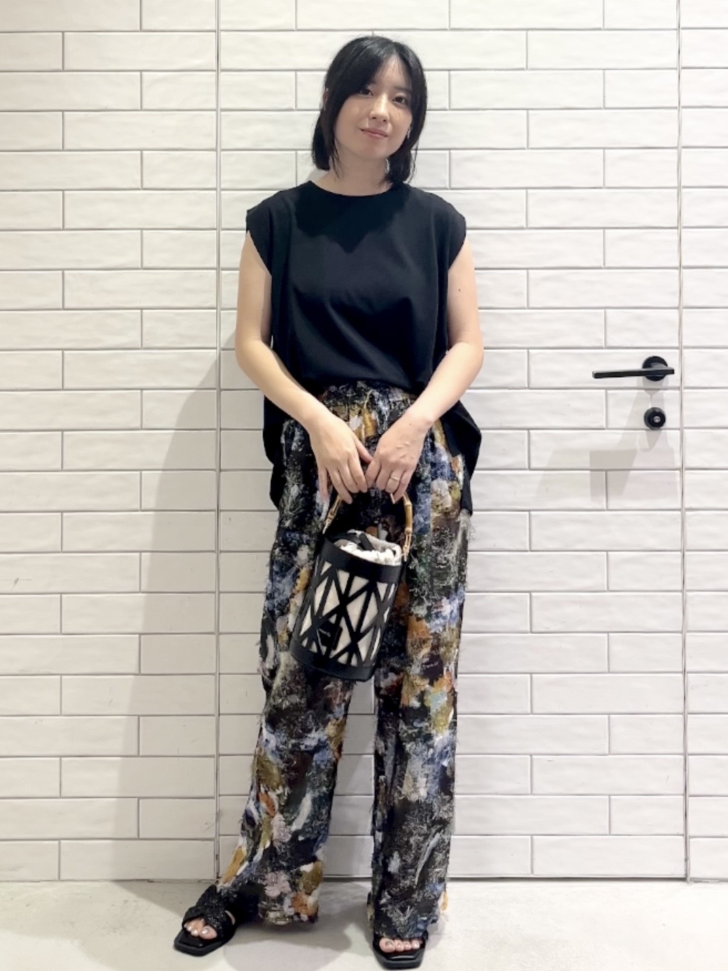 しおりさんの「OPAQUE.CLIP｜【UV／接触冷感】スーパーアイス ノースリーブカットソー《洗濯機OK》」を使ったコーディネート