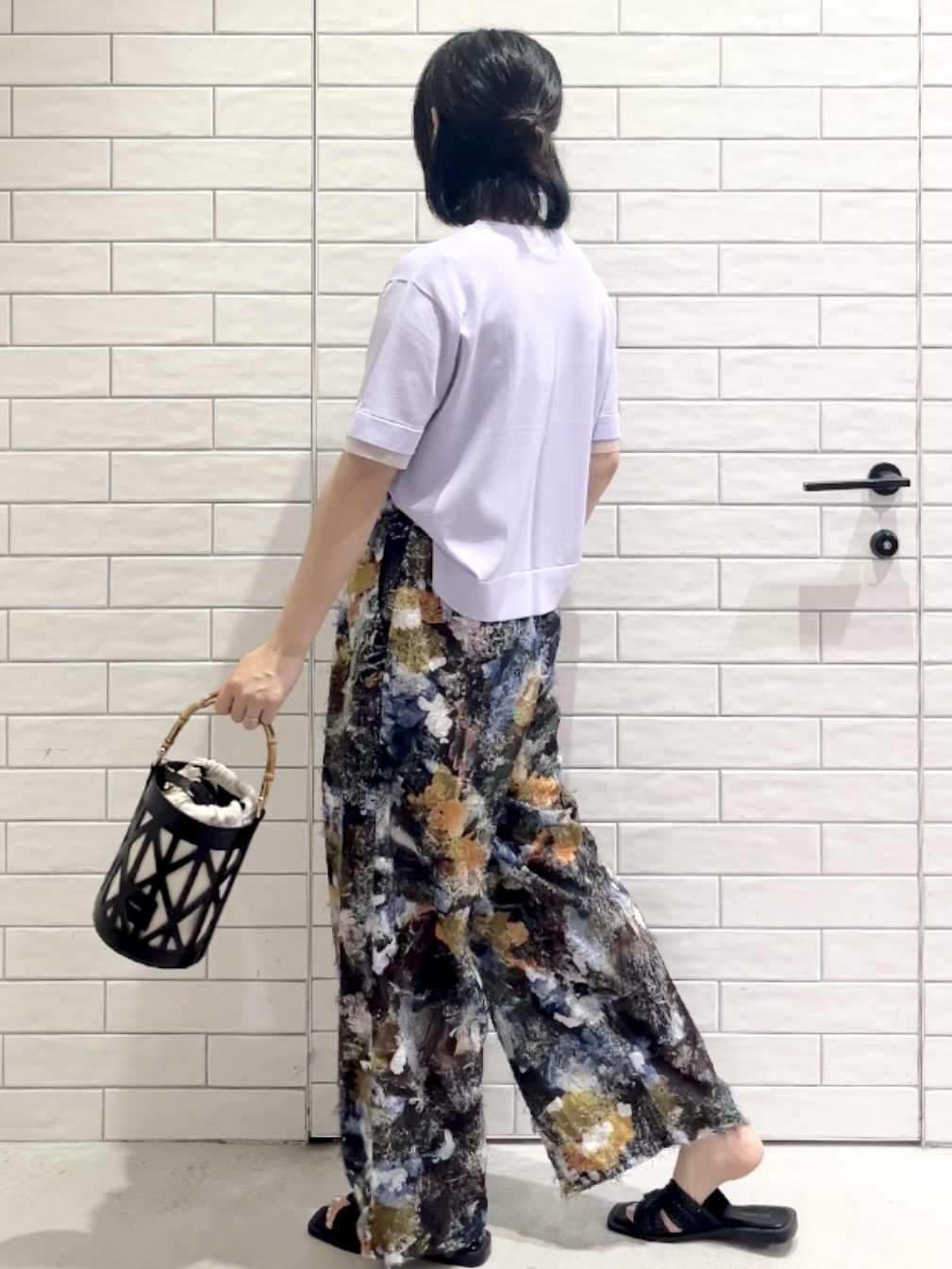 しおりさんの「OPAQUE.CLIP｜【UV／接触冷感／抗ピル】シアー＆レイヤード風さらりニット《洗濯機OK》」を使ったコーディネート