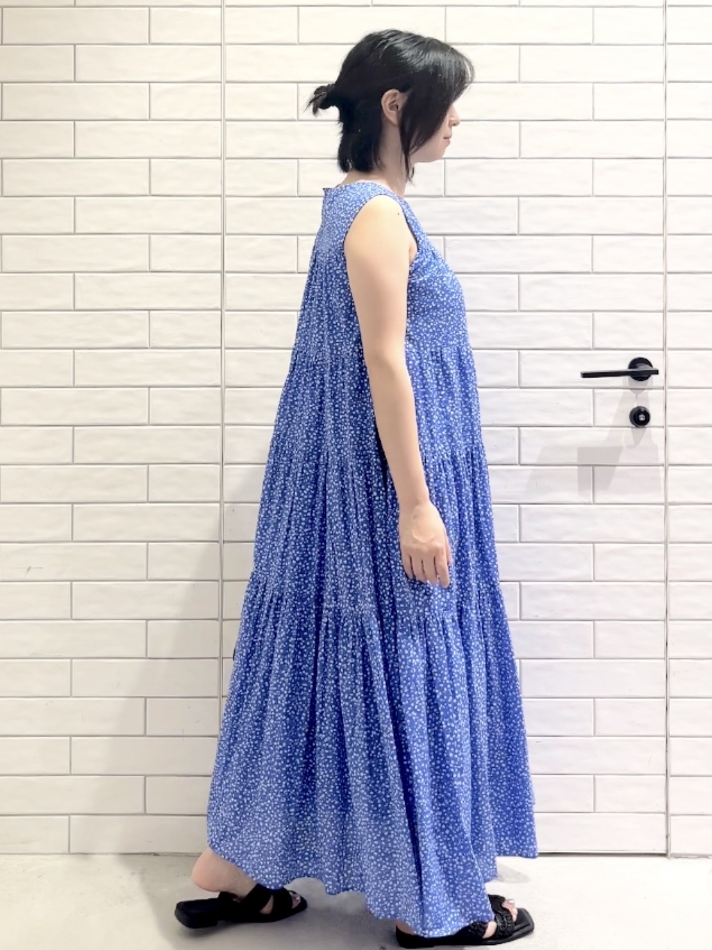 しおりさんの「OPAQUE.CLIP｜ティアードサマードレス／オーガニックコットン混【洗濯機OK】」を使ったコーディネート