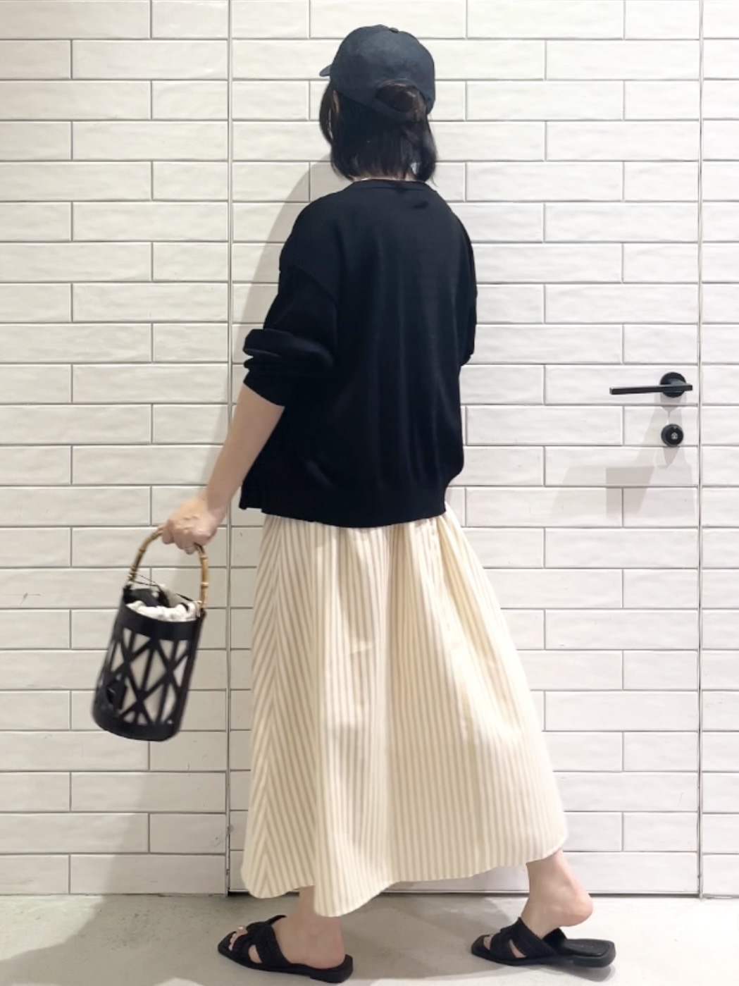 しおりさんの「OPAQUE.CLIP｜【UV／接触冷感】Vネックリラクシーニットカーディガン《洗濯機OK／抗ピル》」を使ったコーディネート