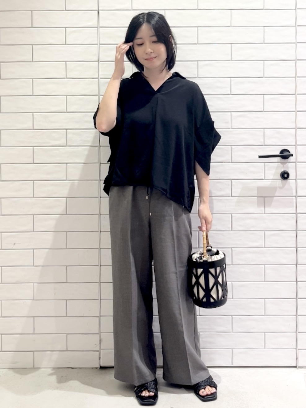 しおりさんの「OPAQUE.CLIP｜【UV／接触冷感／吸水速乾／】タックスリーブスキッパーブラウス《洗濯機OK》」を使ったコーディネート