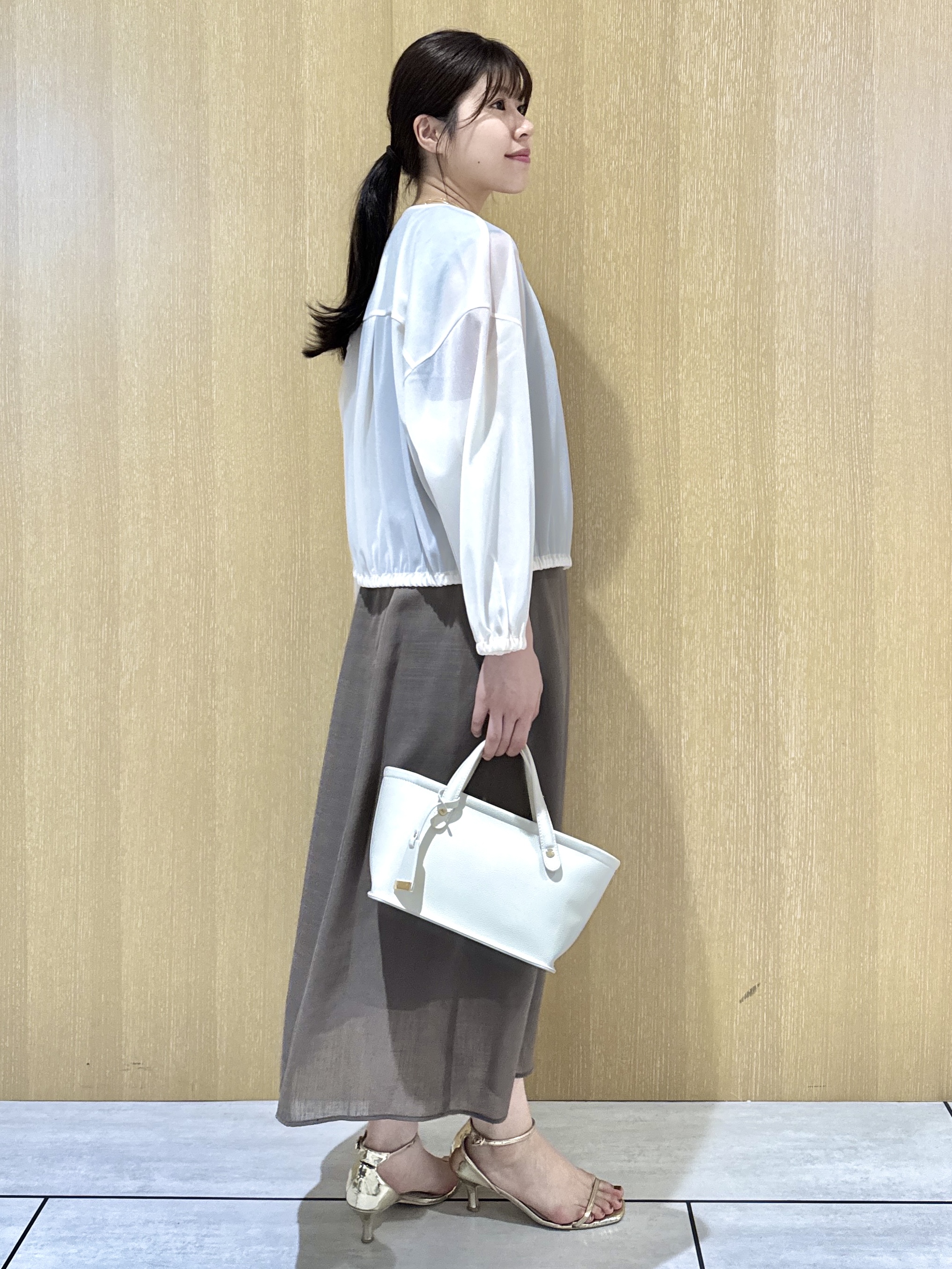 nanaさんの「UNTITLED｜トリコットシアーブラウス」を使ったコーディネート