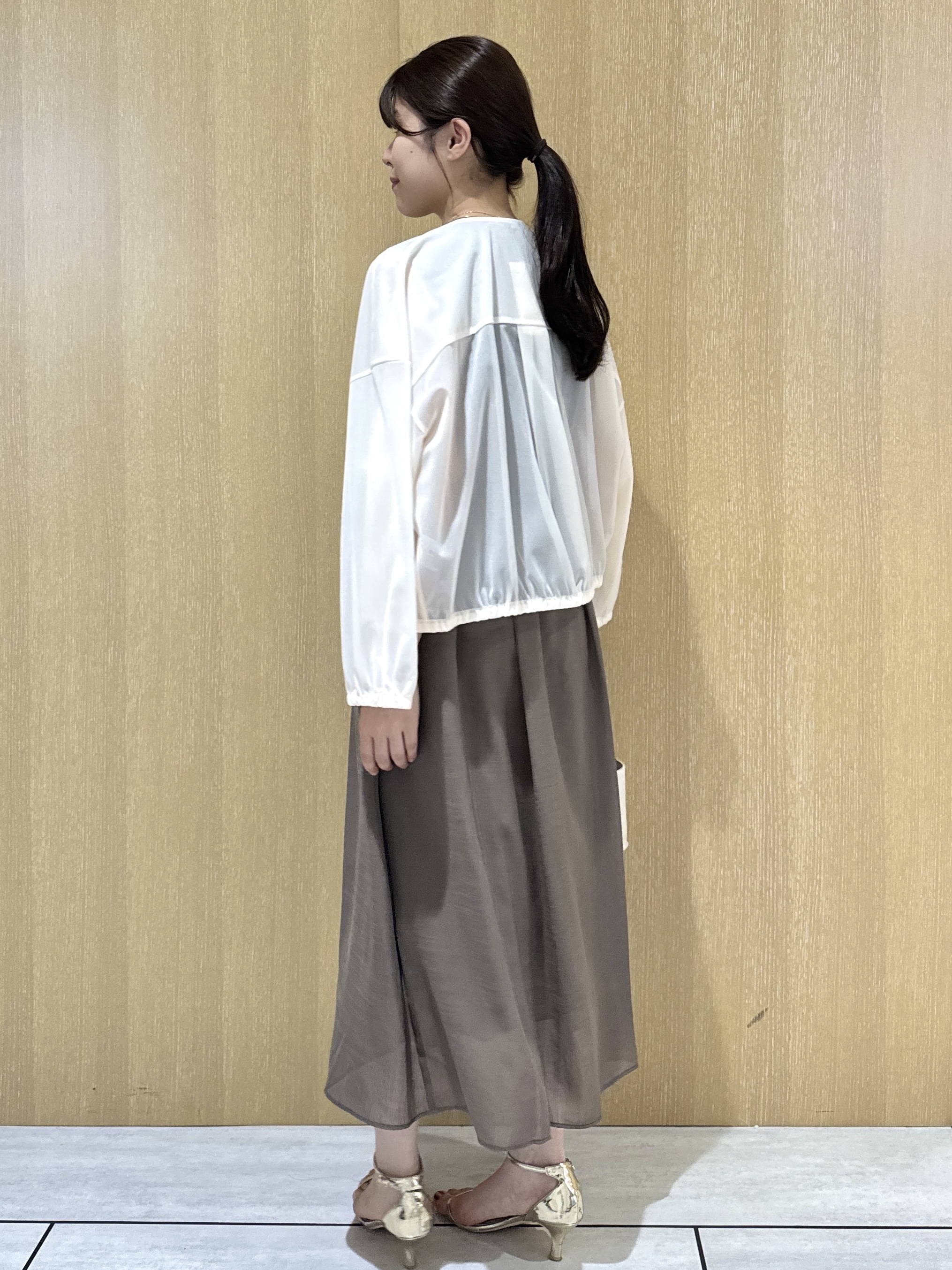 nanaさんの「UNTITLED｜トリコットシアーブラウス」を使ったコーディネート