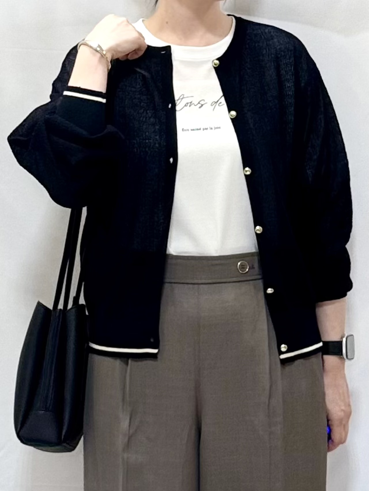 𝐇𝐢𝐫𝐨𝐦𝐢さんの「SHOO･LA･RUE｜【S-LL/洗濯機可】さらっとタッチ ほんのりシアーカーディガン」を使ったコーディネート