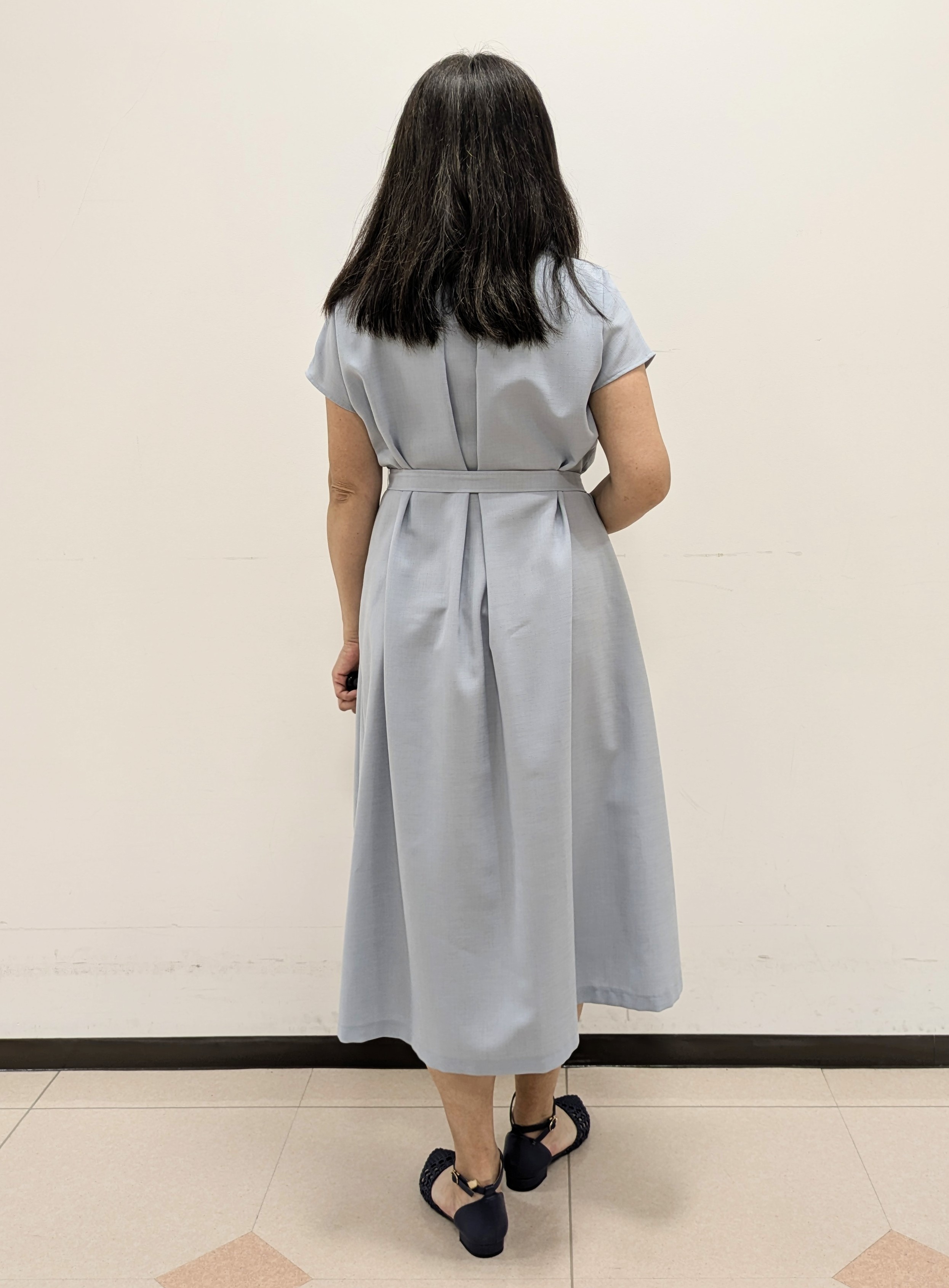 ともさんの「UNTITLED｜【UV/接触冷感/遮熱/通気性】スラブバンドカラーワンピース」を使ったコーディネート
