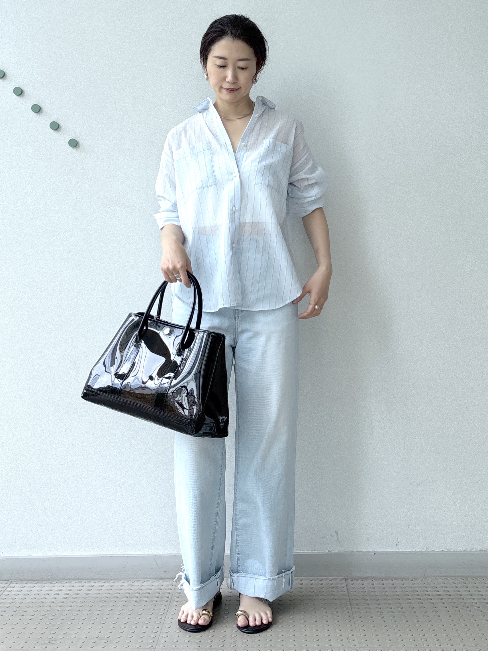saitoさんの「DRESSTERIOR｜シアー ストライプシャツ」を使ったコーディネート