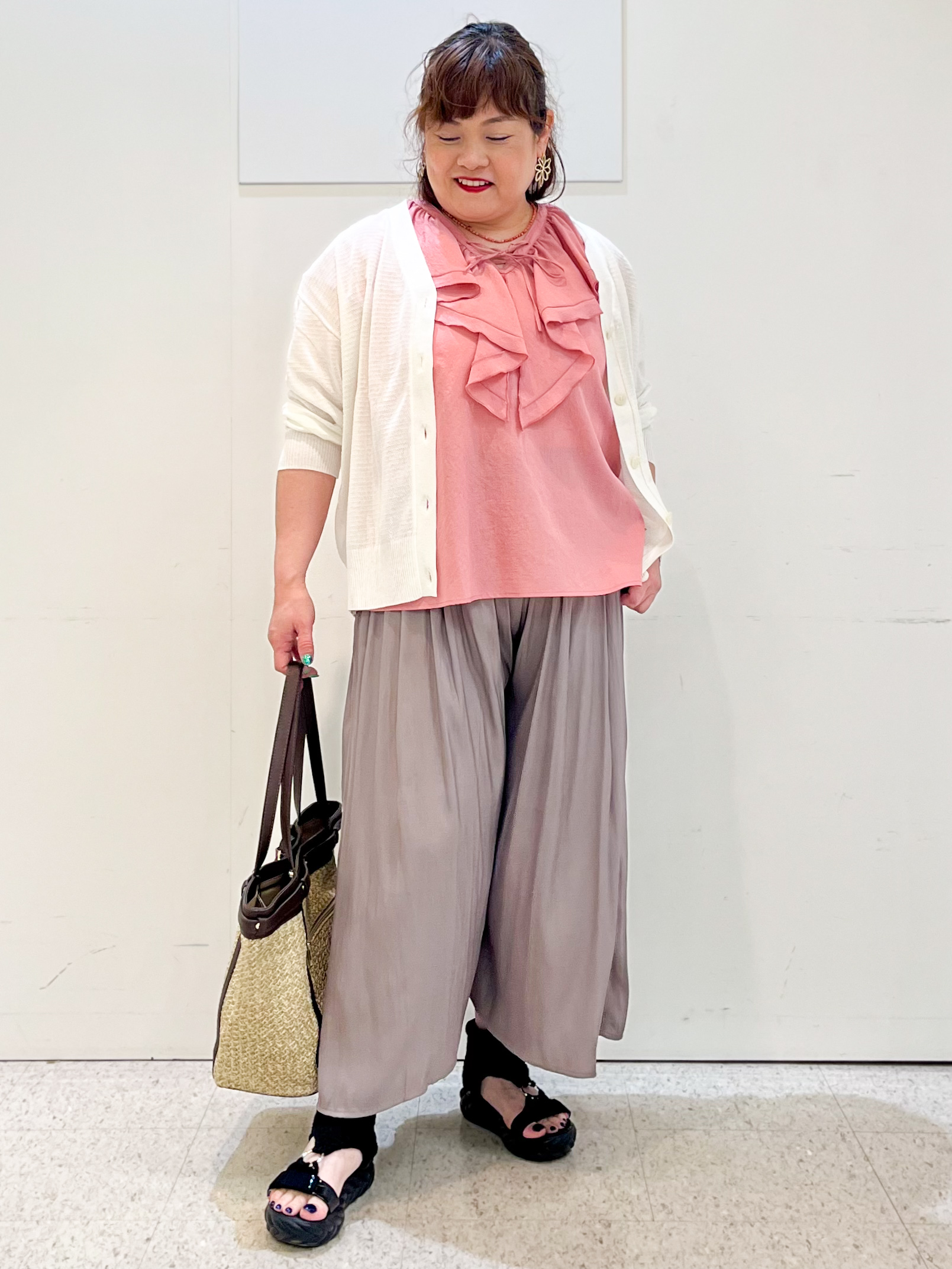 kimmyさんの「Reflect｜【通気性あり／涼しい／マシンウォッシャブル】フリルブラウス」を使ったコーディネート