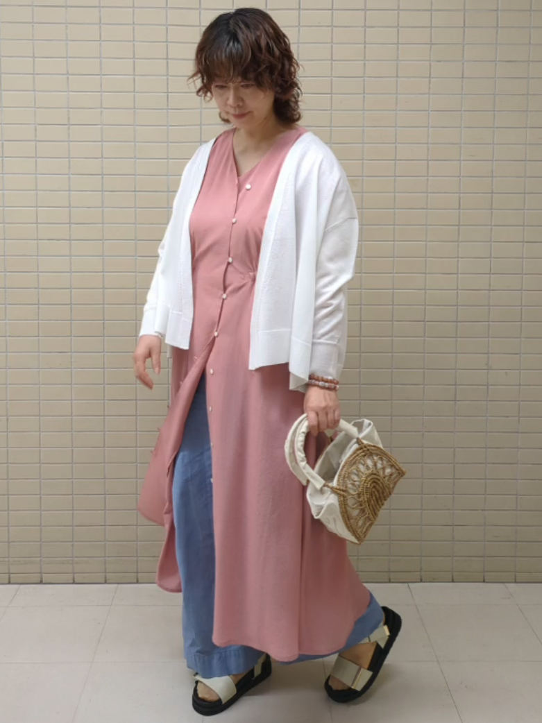 ハム太郎さんの「Reflect｜【通気性あり／涼しい／マシンウォッシャブル】フロントボタンワンピース」を使ったコーディネート