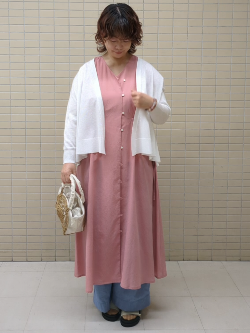 ハム太郎さんの「Reflect｜【通気性あり／涼しい／マシンウォッシャブル】フロントボタンワンピース」を使ったコーディネート