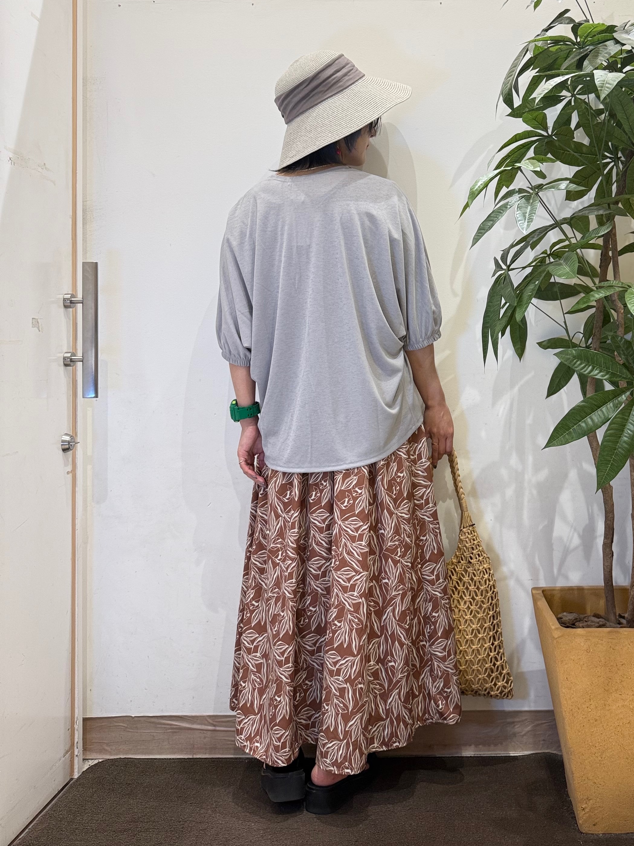 misakiさんの「SHOO･LA･RUE｜【ひんやり/UV/洗濯機可】体型カバーも叶う さらさら五分袖ボレロカーディガン」を使ったコーディネート