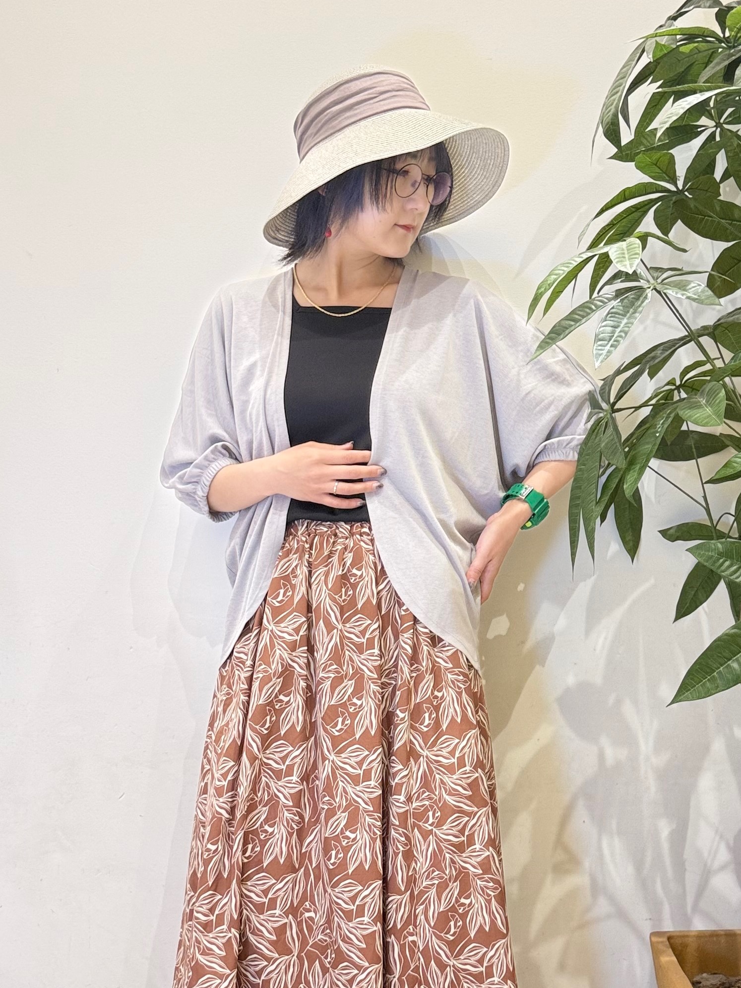 misakiさんの「SHOO･LA･RUE｜【ひんやり/UV/洗濯機可】体型カバーも叶う さらさら五分袖ボレロカーディガン」を使ったコーディネート