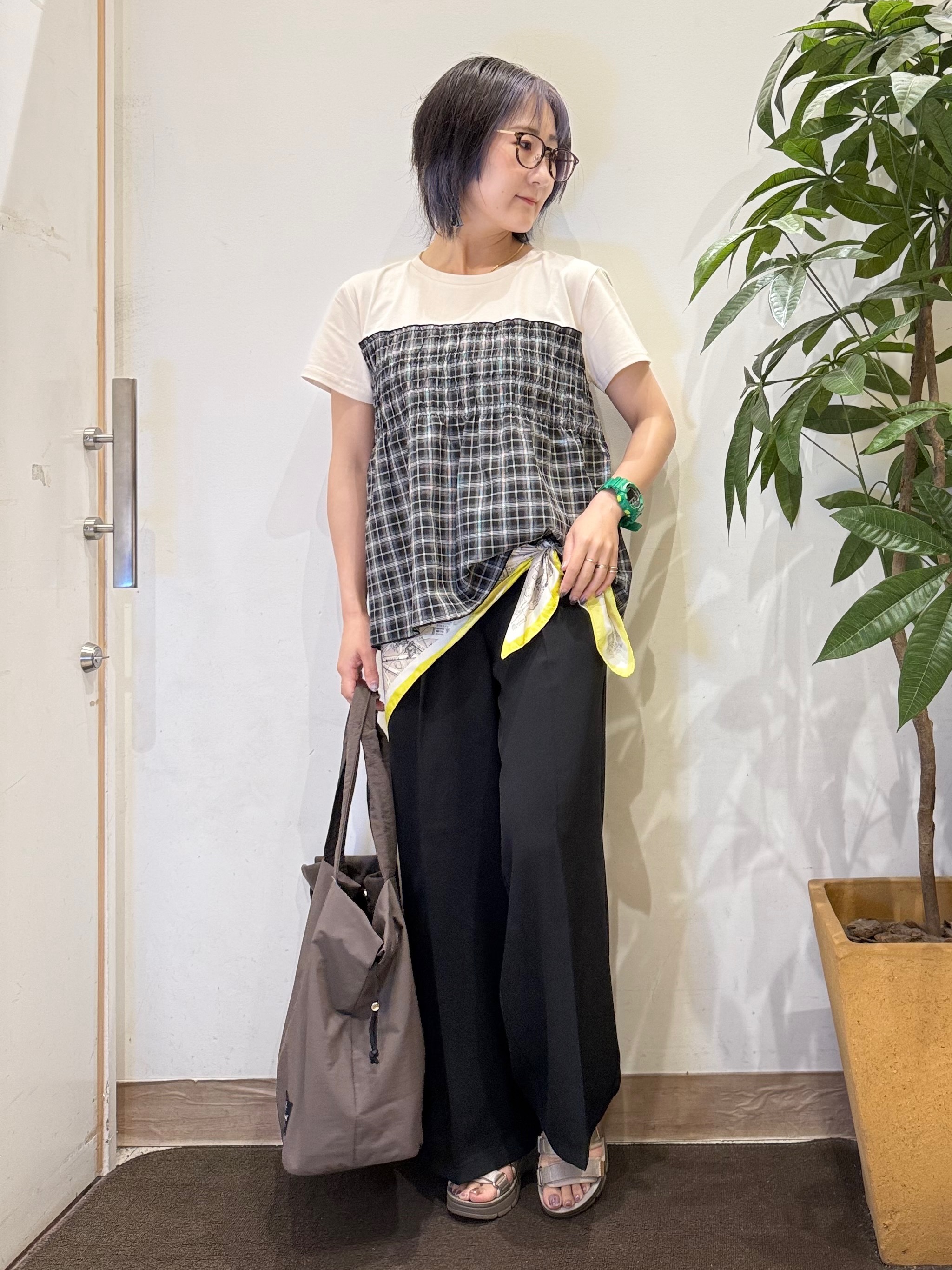 misakiさんの「SHOO･LA･RUE｜【S-LL/洗濯機可】着るだけサマ見え 柄アソートビスチェ風ドッキングTシャツ」を使ったコーディネート