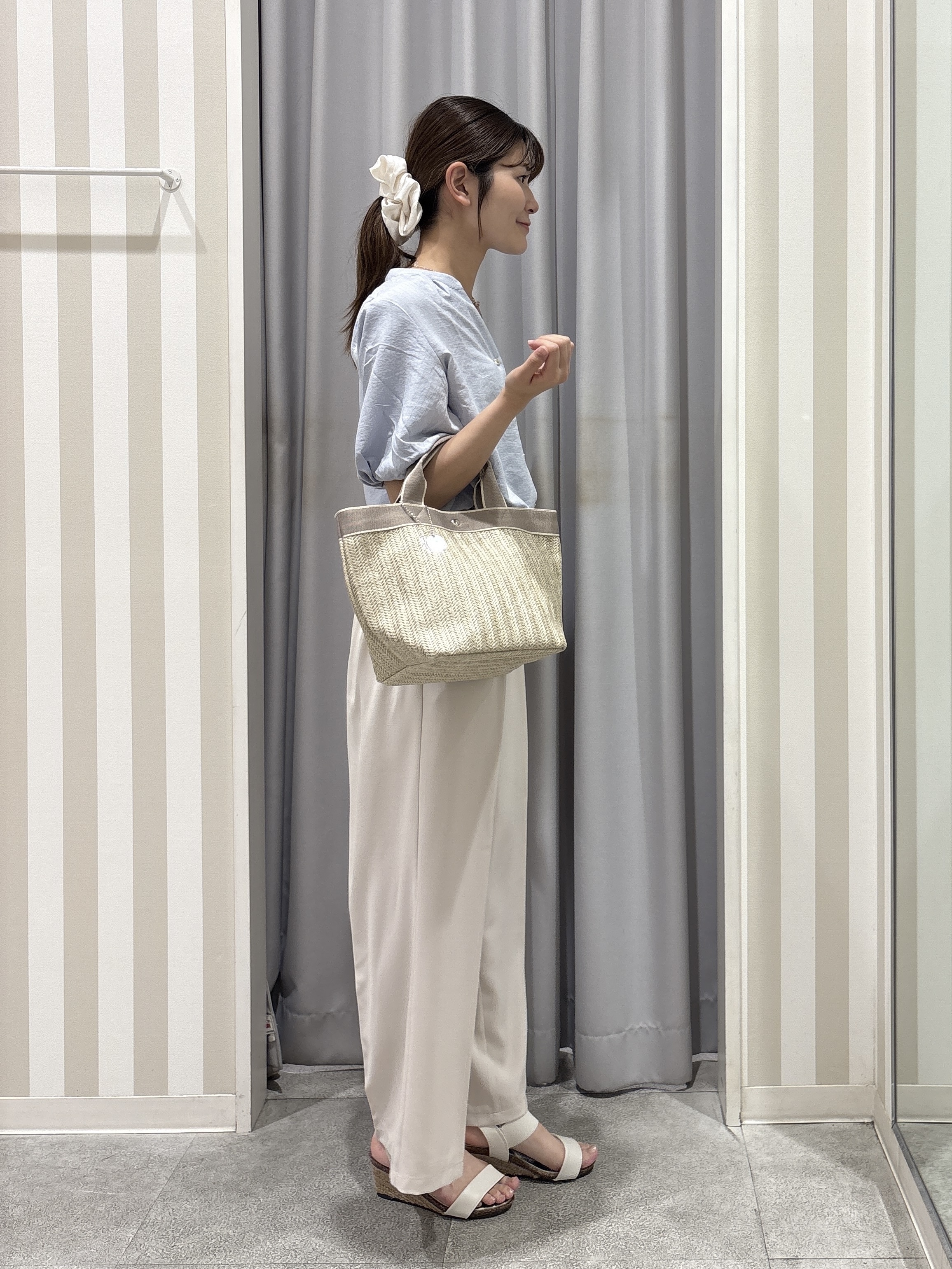 Rikaさんの「SHOO･LA･RUE｜【S-LL/洗濯機可】バルーンスリーブ　キーネックブラウス」を使ったコーディネート