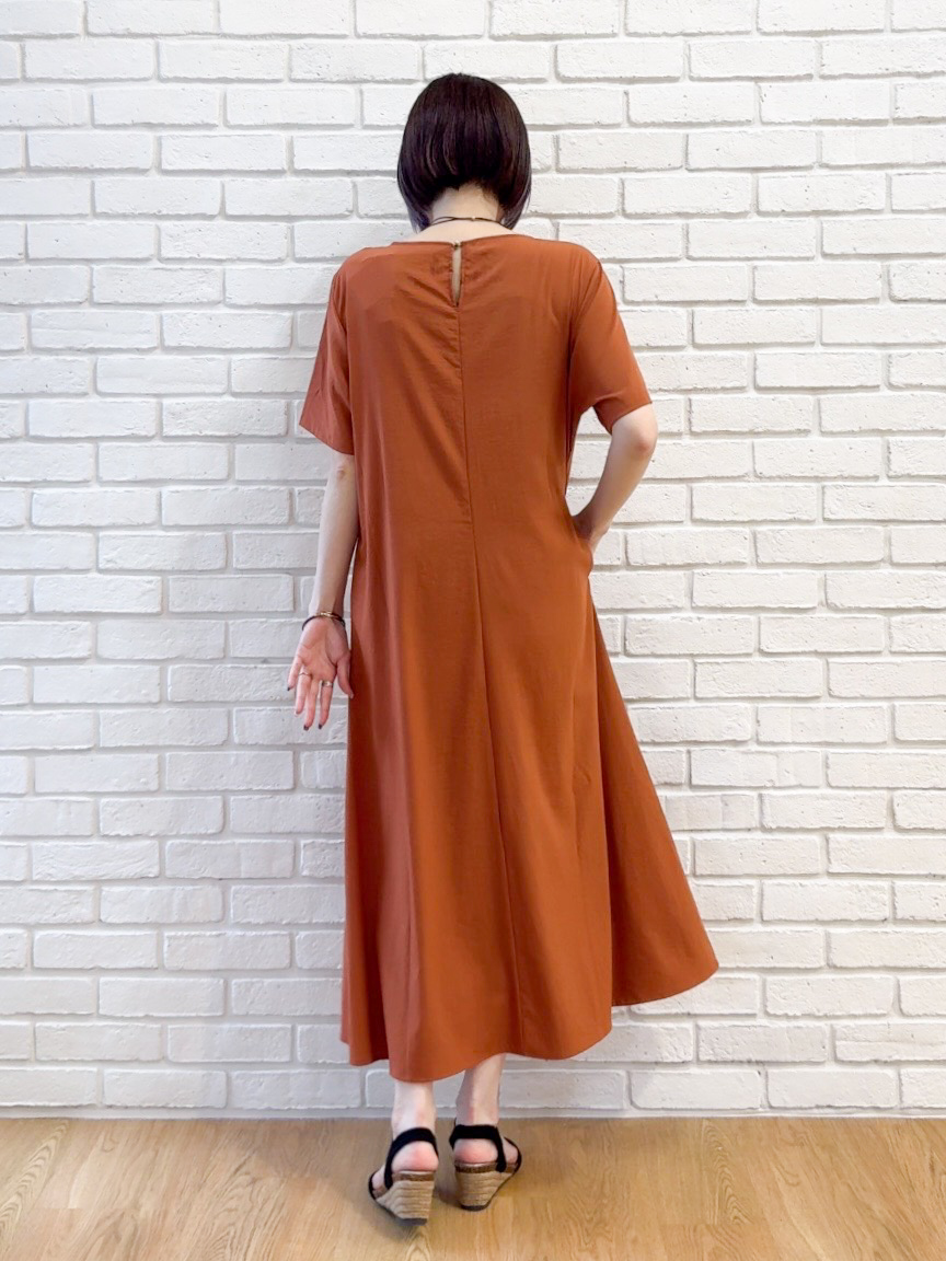 𝐜𝐡𝐢𝐤𝐚さんの「SHOO･LA･RUE｜【セットアップ可/S-LL】ライトオンスデニム 5分袖シャツ」を使ったコーディネート