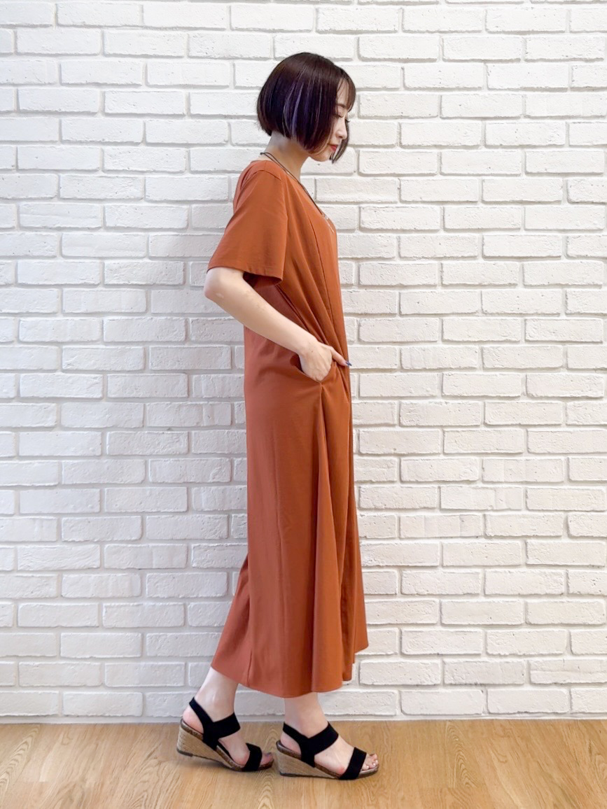 𝐜𝐡𝐢𝐤𝐚さんの「SHOO･LA･RUE｜【セットアップ可/S-LL】ライトオンスデニム 5分袖シャツ」を使ったコーディネート