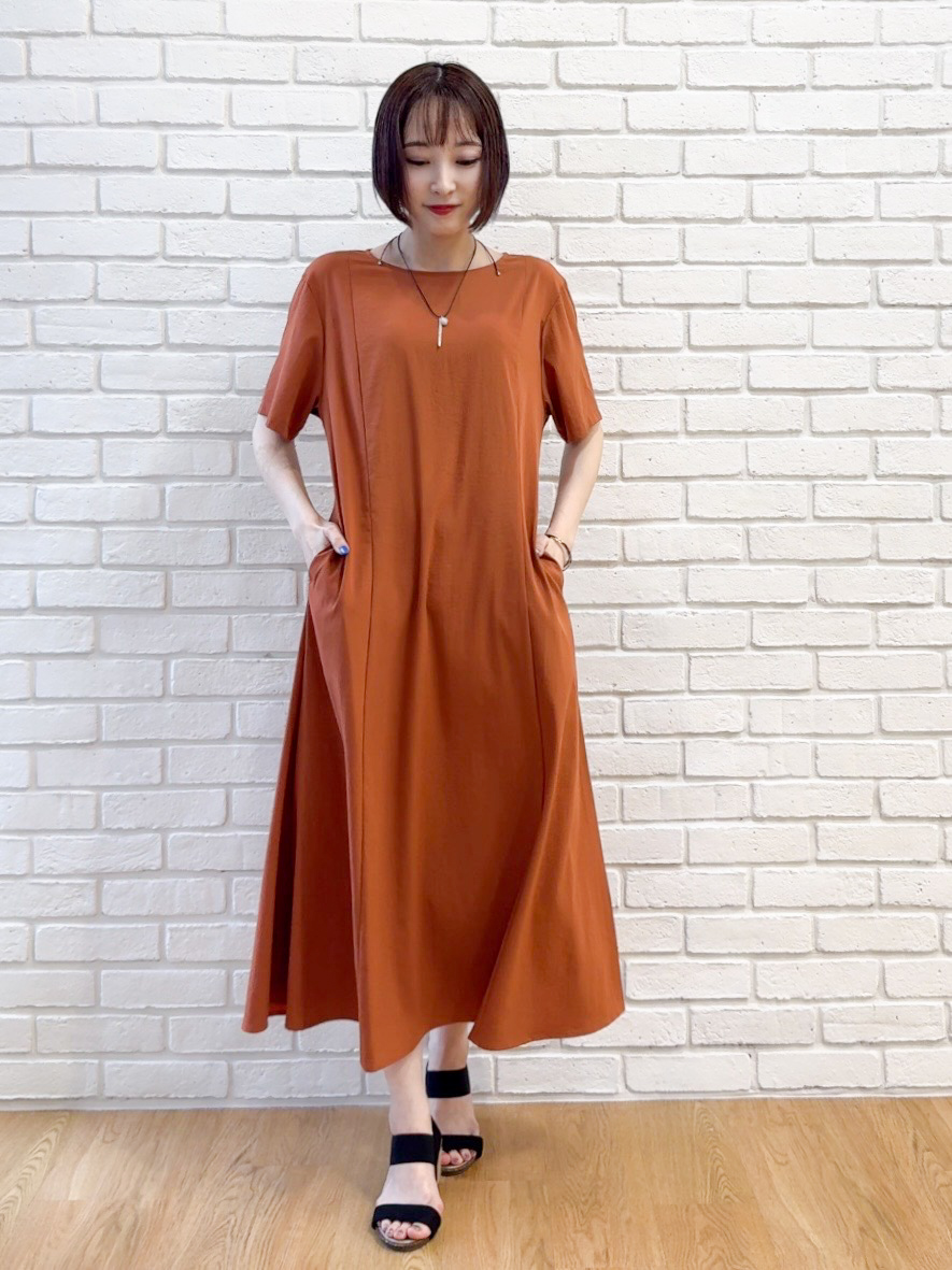 𝐜𝐡𝐢𝐤𝐚さんの「SHOO･LA･RUE｜【セットアップ可/S-LL】ライトオンスデニム 5分袖シャツ」を使ったコーディネート