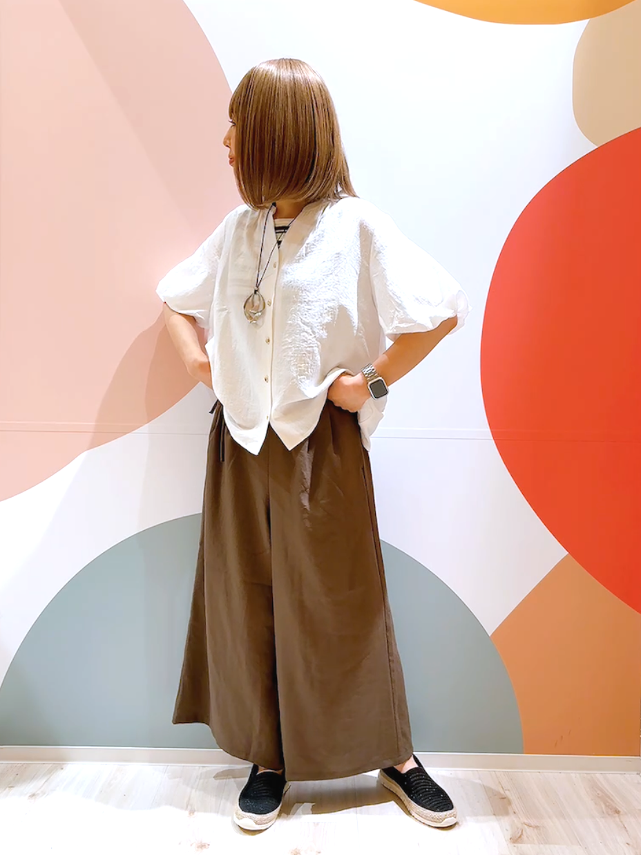 長男さんの「SHOO･LA･RUE｜【S-LL】見せてもキレイ スクエアネック リブタンクトップ」を使ったコーディネート
