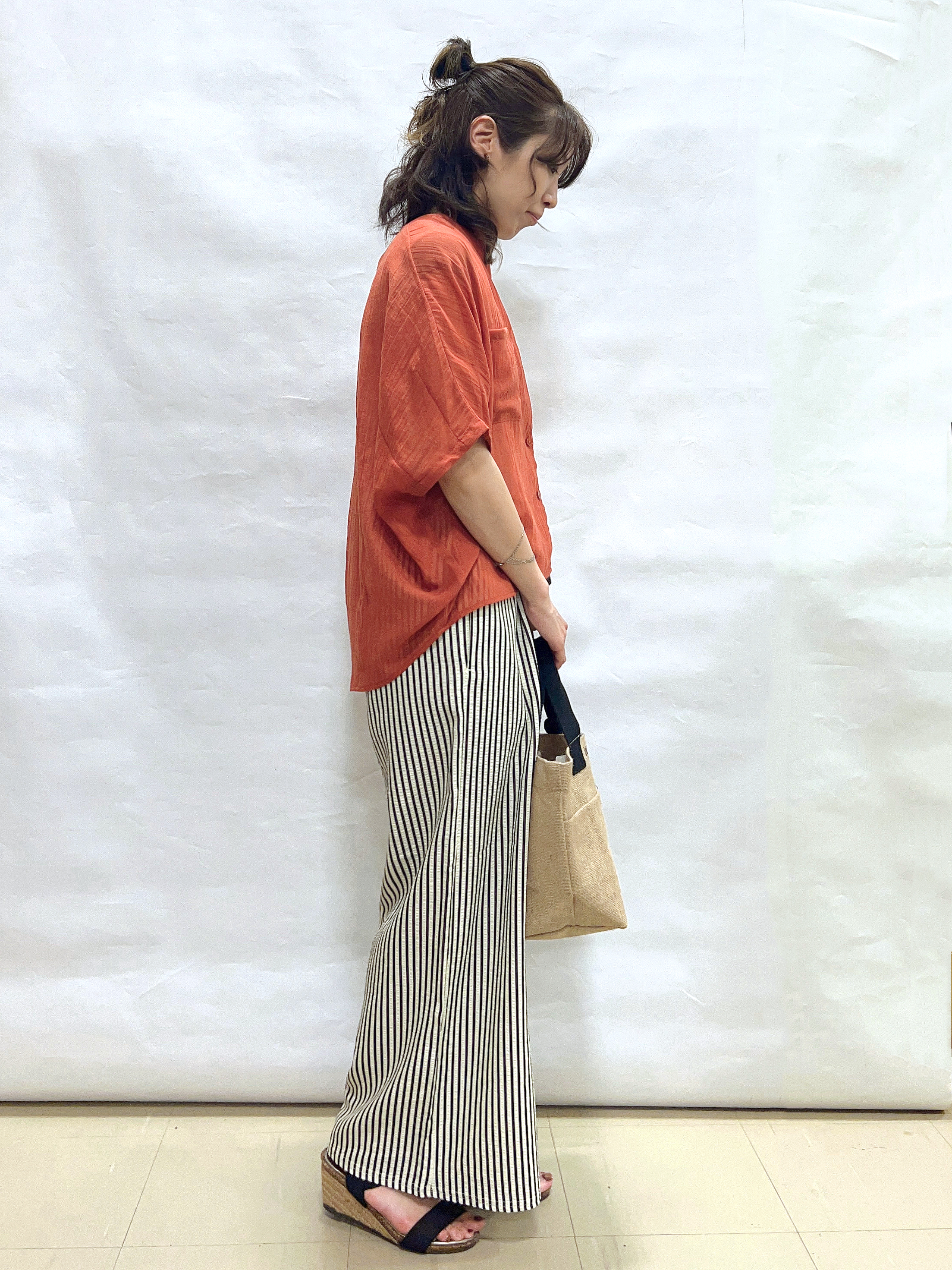 まっつんさんの「SHOO･LA･RUE｜【洗濯機可】ナチュラルな風合いが魅力 シアードルマンブラウス」を使ったコーディネート