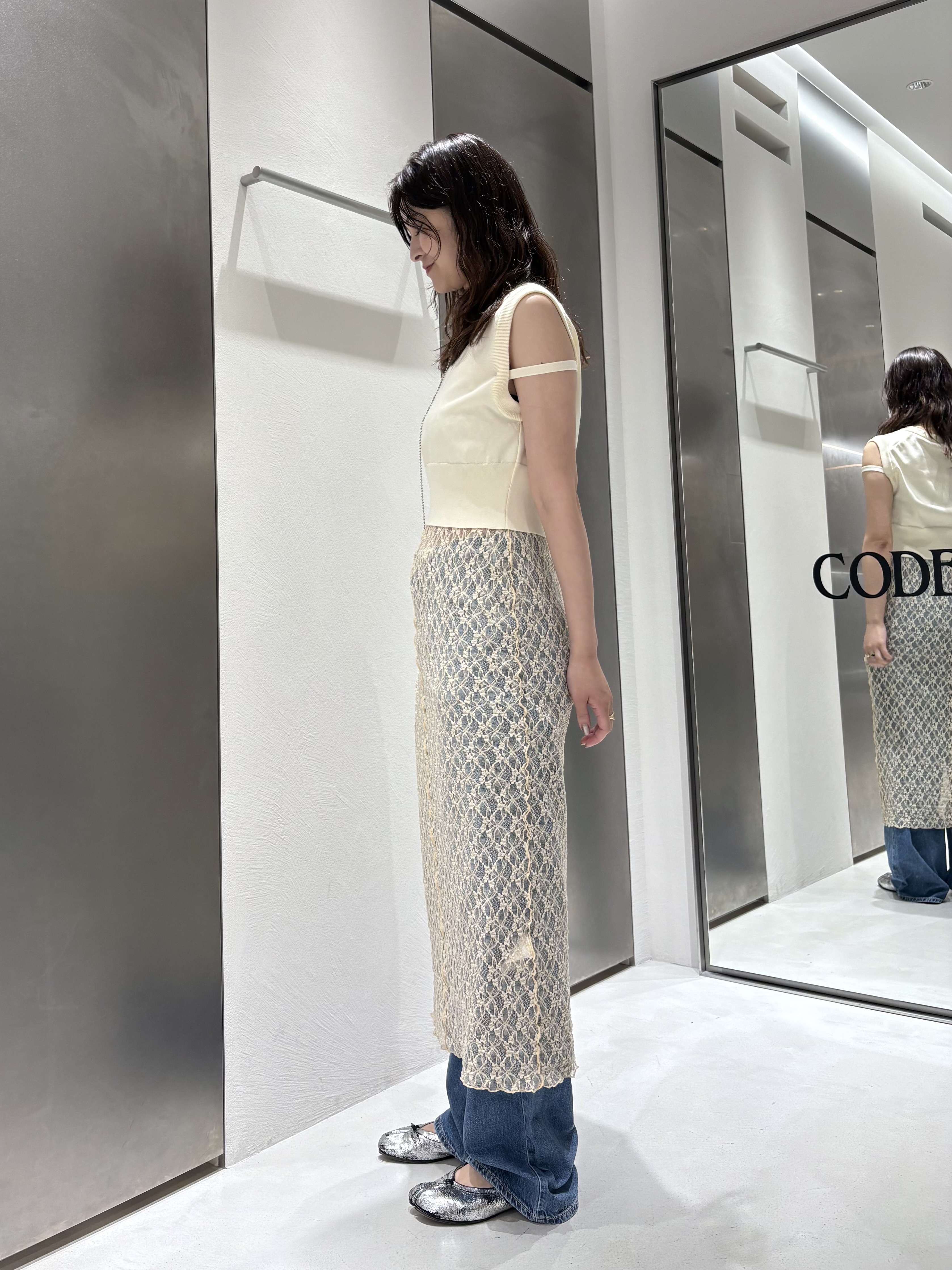 iwamiさんの「CODE A｜stretch lace cami dress」を使ったコーディネート