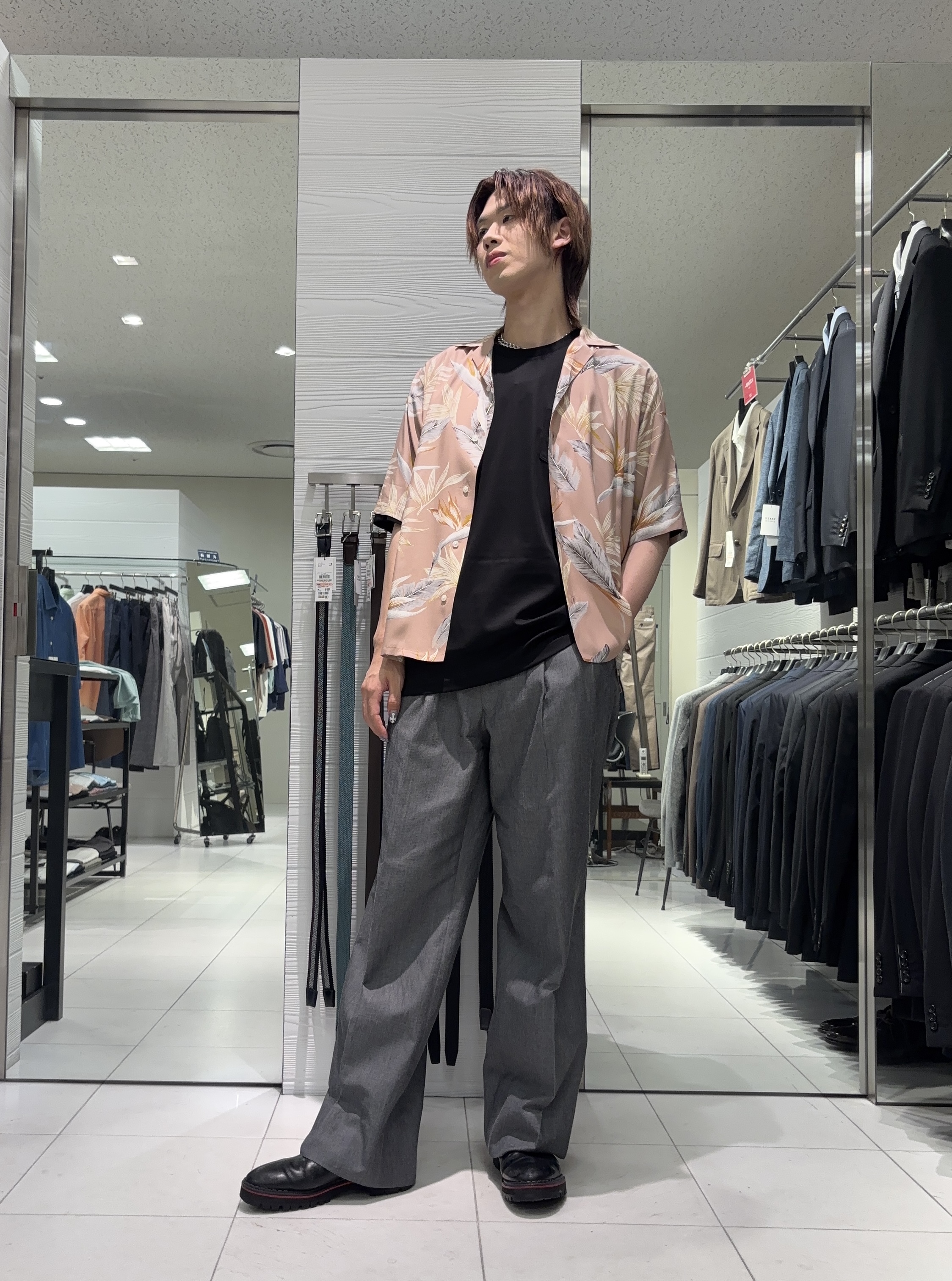 こうへいさんの「TAKEO KIKUCHI｜【BOWLER HAT LABEL】アイスクリアコットンボーラーハットウォーカー 半袖ポケT」を使ったコーディネート