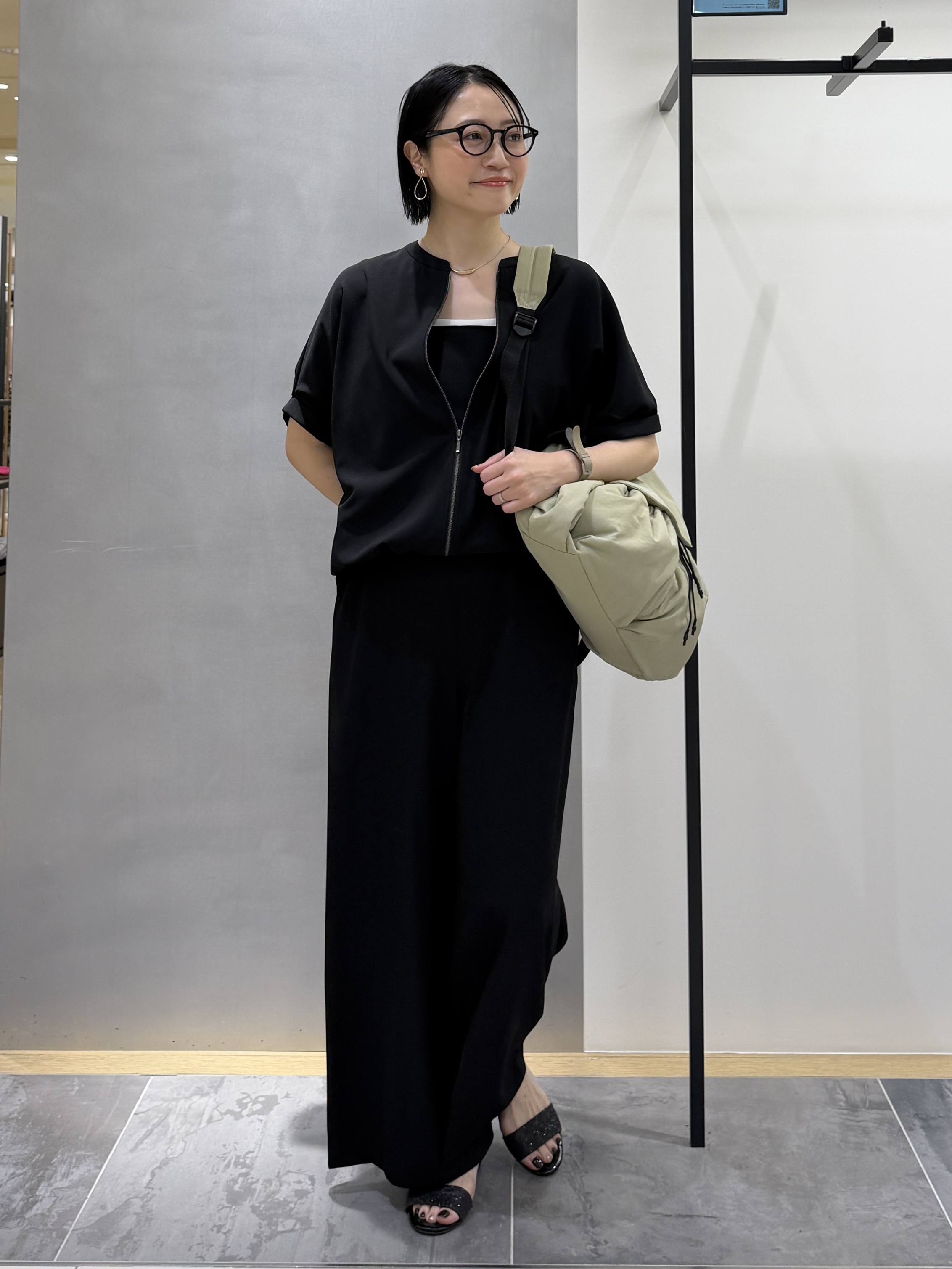 shihoさんの「INDIVI｜【着る日傘】ドルマンフォルムブルゾン」を使ったコーディネート