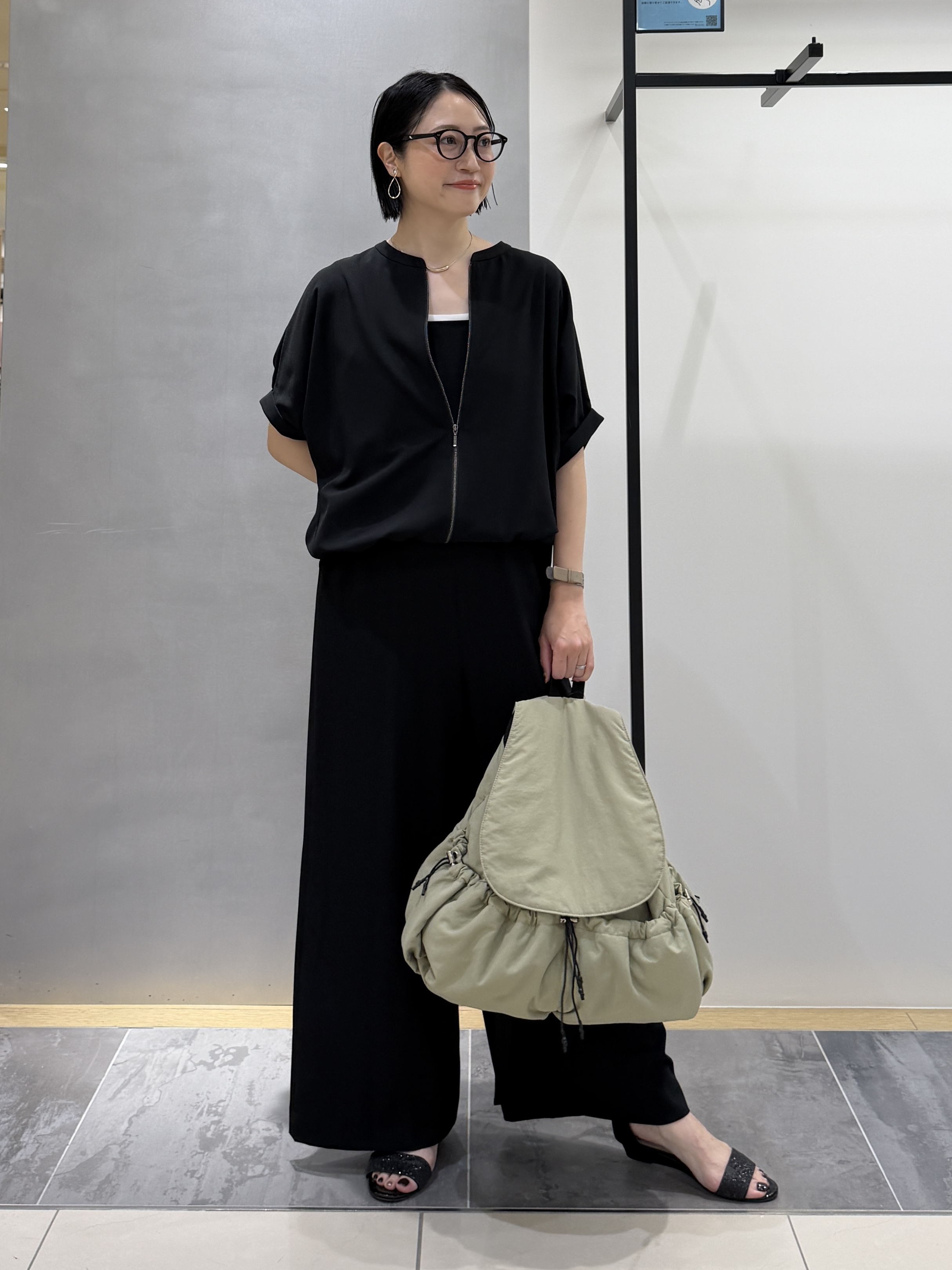 shihoさんの「INDIVI｜【着る日傘】ドルマンフォルムブルゾン」を使ったコーディネート