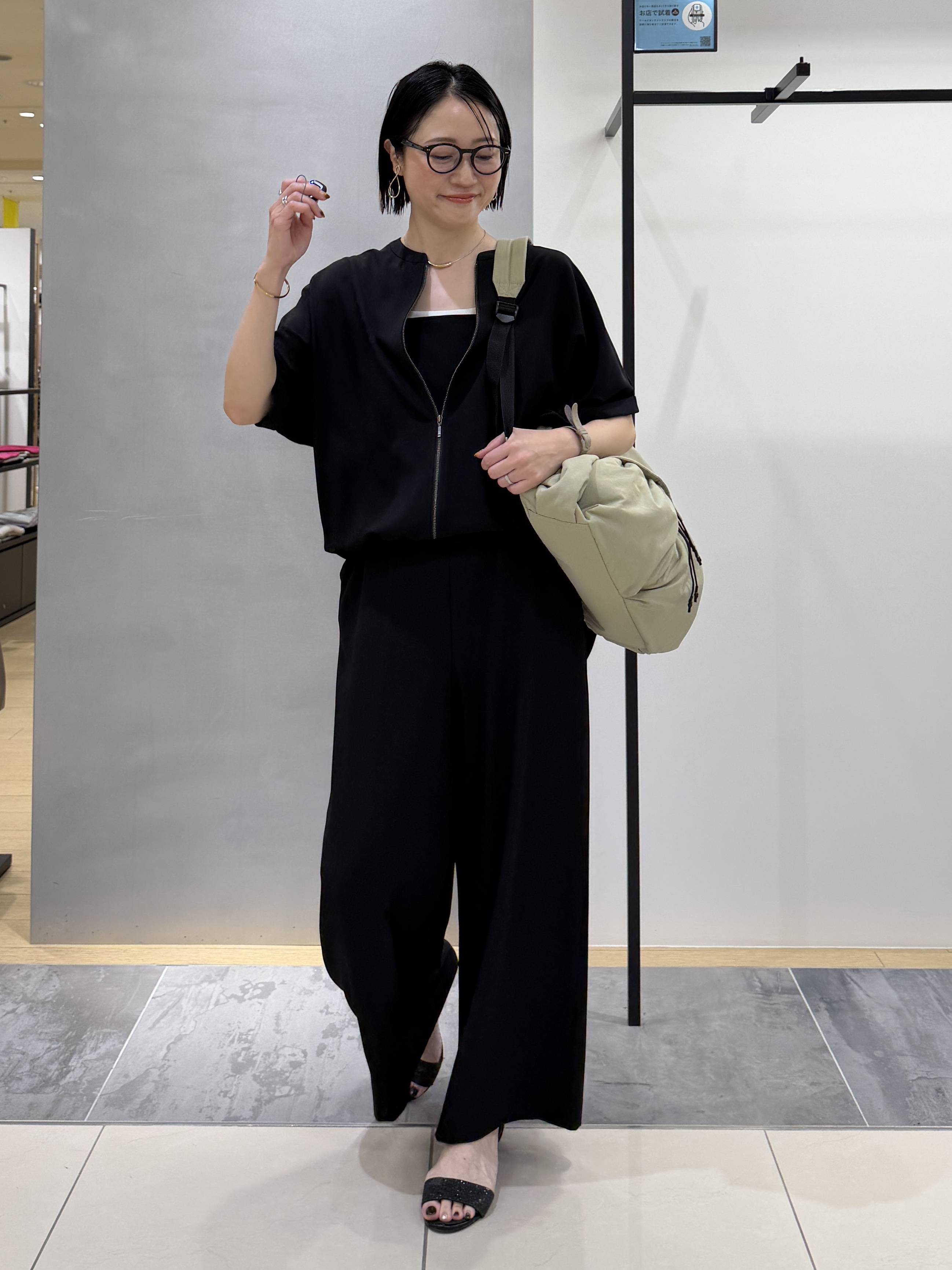 shihoさんの「INDIVI｜【着る日傘】ドルマンフォルムブルゾン」を使ったコーディネート